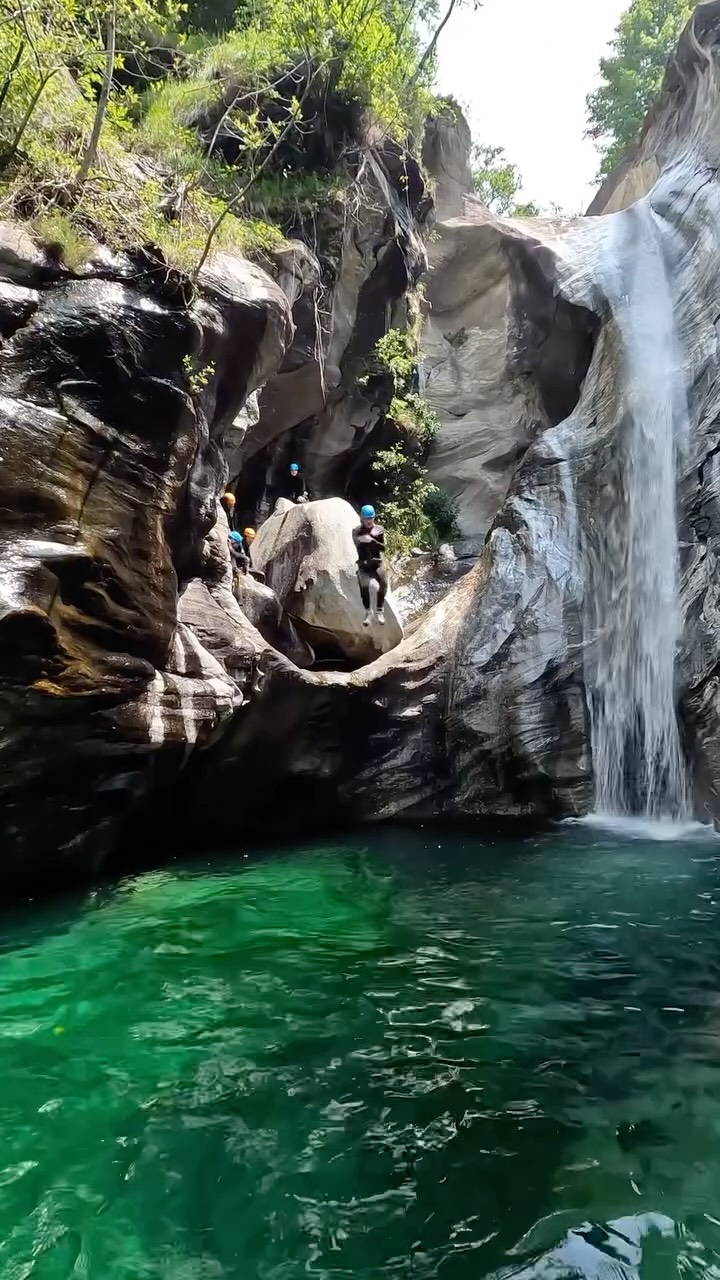 daytrip with @hilti ☀️
📍Boggera, Cresciano
#firmenausflug #gruppenaktivitäten #canyoning #outdooradventures #visitticino #visitswiss #tagesausflug #luckyguiding