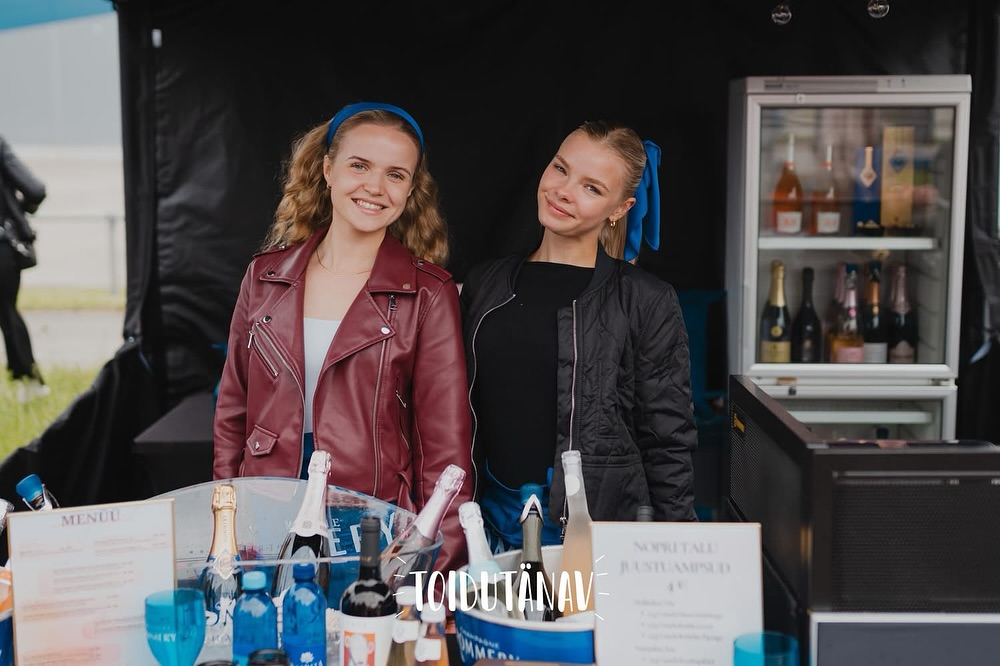 Hetk Tartu Toidutänavalt✨
Sel suvel leiad meid veel Haapsalu, Elva ja Võru Toidutänavalt – mullid ootavad! 🥂🍾
#mulljamaik #suvemull