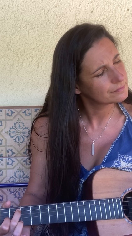 Today is my last day in the Alentejo and in Portugal. Tomorrow I leave to return to the UK. Every time I come to this land, magic happens. A rebirth. And I come home with new babies, new songs.
This is one inspired by the gentle soul within my friend's dog here, Sukhi.
It took me back to my Ashtanga days and so here is the opening and closing mantras in song form, hypnotic, awakening, inspiring, paying homage to spiritual masters and the wisdom they've passed down and expressing wishes for universal well-being, peace and freedom for all beings.
Vande gurunam charanaravinde
Sandarashita svatma sukhavabodhe
Niahreyase janagilkayamane
Samsara halahala mohashantjai
Abahu purushakaram
Shanka chakrasi dharinam
Sahasra shirasam svetam
Pranamami patanjalim
Swaati prajabyah paripalayantam
Nyayena margena mahim mahisaha
Gobhramanebhyah subamastu nityam
Lokah samastah sukhino bhavantu
Om Shanti Shanti Shanti