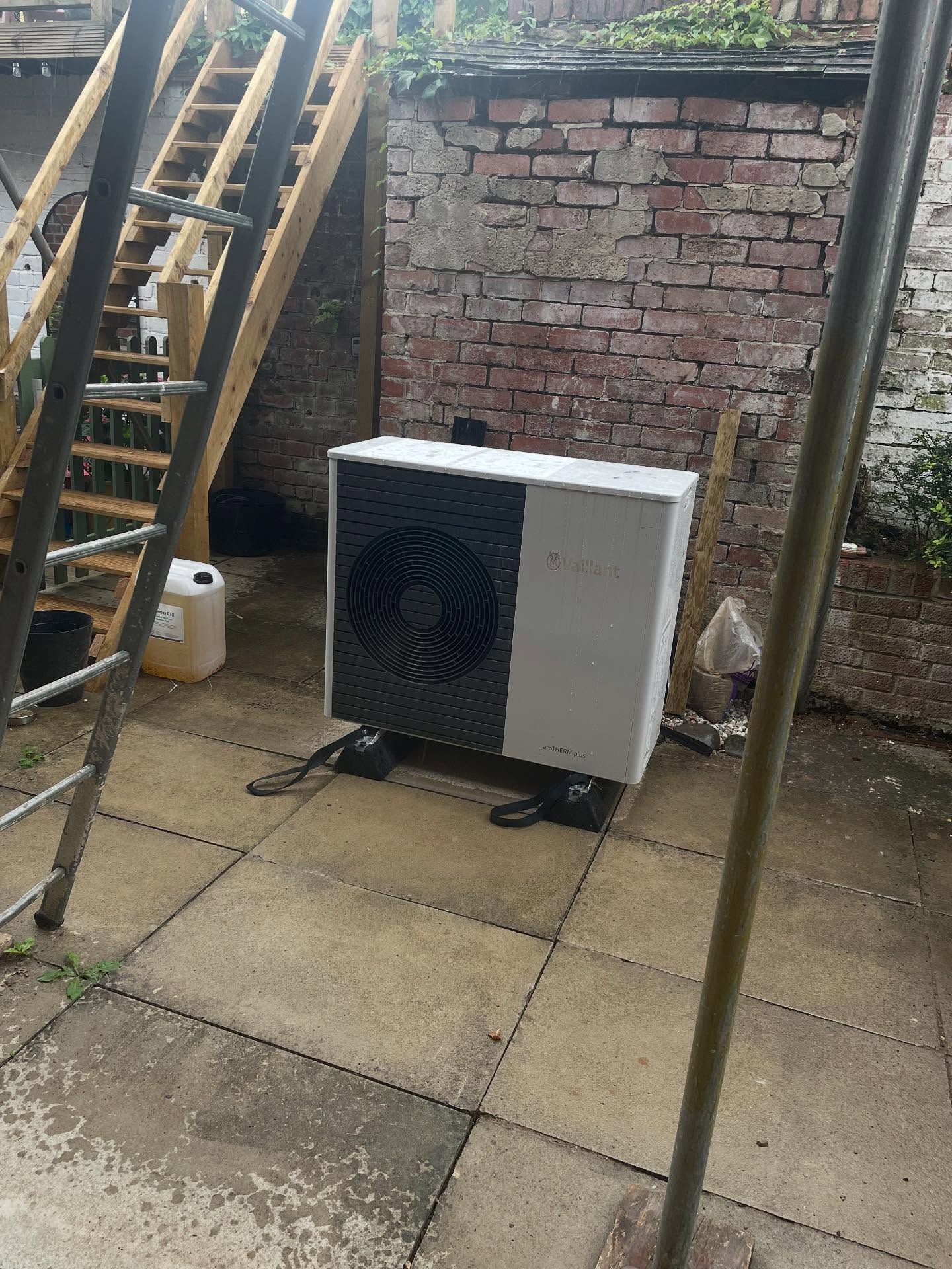 There is something about the systems with buried pipework… #AroThermPlus #NetZero @vaillant.uk Part of a major property renovation top to bottom, quite literally starting in the cellar and finishing off with the chimney!