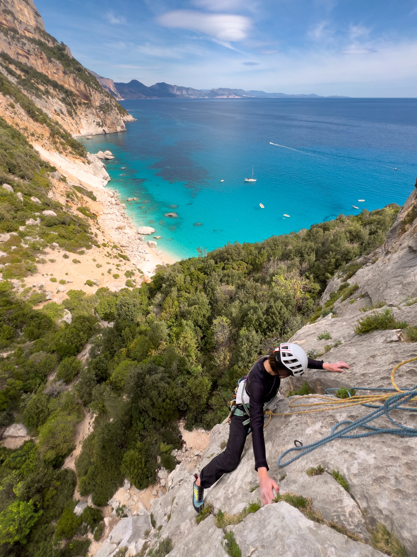 Sail & Climb Sardegna – 21/27 settembre 2025
Una settimana in barca a vela tra le falesie più iconiche della costa orientale sarda, perfette per questo tipo di esperienza.
In collaborazione con la G. Alpina certificata Roberto Pau (@climbing_sardinia ).
Arrampicata, mare cristallino, notti in rada e la magia della natura selvaggia.
Nessuna esperienza necessaria – solo voglia di avventura.
📍 Da Santa Maria Navarrese a Olbia - one way
Info in DM - link in bio
————
Sail & Climb Sardinia – September 21-27, 2025
A week on a sailing boat among the most iconic cliffs on the eastern coast of Sardinia, perfect for this type of experience.
In collaboration with certified Alpine Guide Roberto Pau (@climbing_sardinia ).
Climbing, crystal-clear seas, nights at anchor, and the magic of wild nature.
No experience necessary – just a desire for adventure.
📍 From Santa Maria Navarrese to Olbia - one way
Info in DM - link in bio
#sailandclimb #sailing #climbing