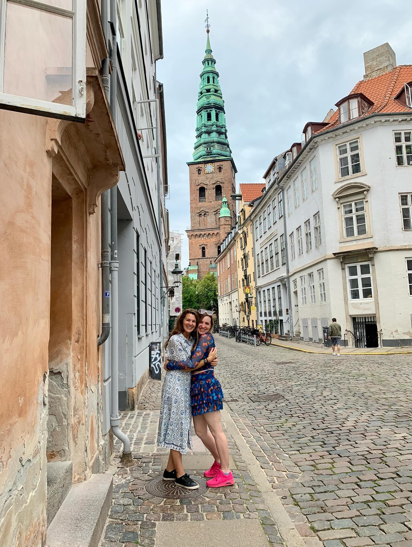 First part of this summer’s Eurotrip in reverse order - giving friends & fam vibes (with some work along the way and yawns + plenty of matcha too 😅)
🇩🇰 Denmark meeting @xannibelle IRL finally!
🇬🇧 UK in-laws weekend in the countryside
🇫🇷 France with the fam in their new hometown
🇬🇧 UK London weekend in the sun with friends
#Eurotrip #SummerVibes #TravelAndWork #BeBeyondBorders #Consultant #Coach #Creative