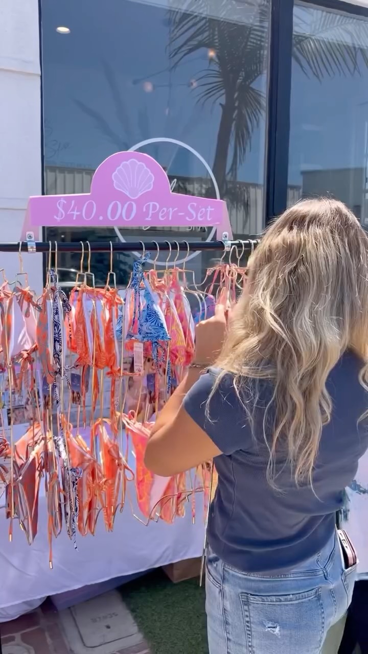 What a wonderful way to spend Saturday at a women’s handmade market 🧺
#womeninspiringwomen #bikini #swimsuits #streetfair