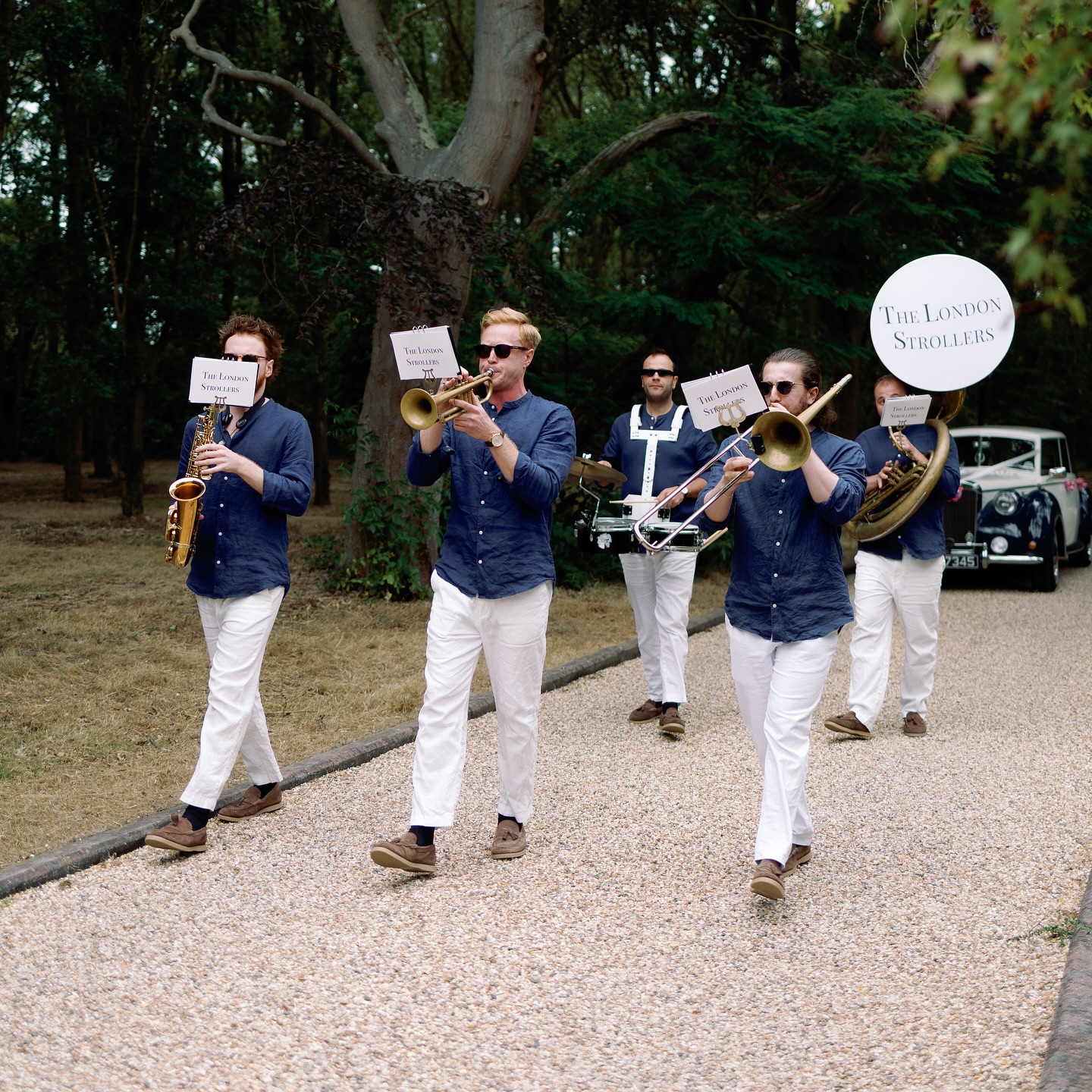 Brass band wedding entrances for E&G 🤍
.
.
.
#TheLondonStrollers #RoamingBand #LondonRoamingBand #BrassBand #LuxuryEvents #LuxuryWedding #EventProf #WeddingPlanner #LondonBrassBand