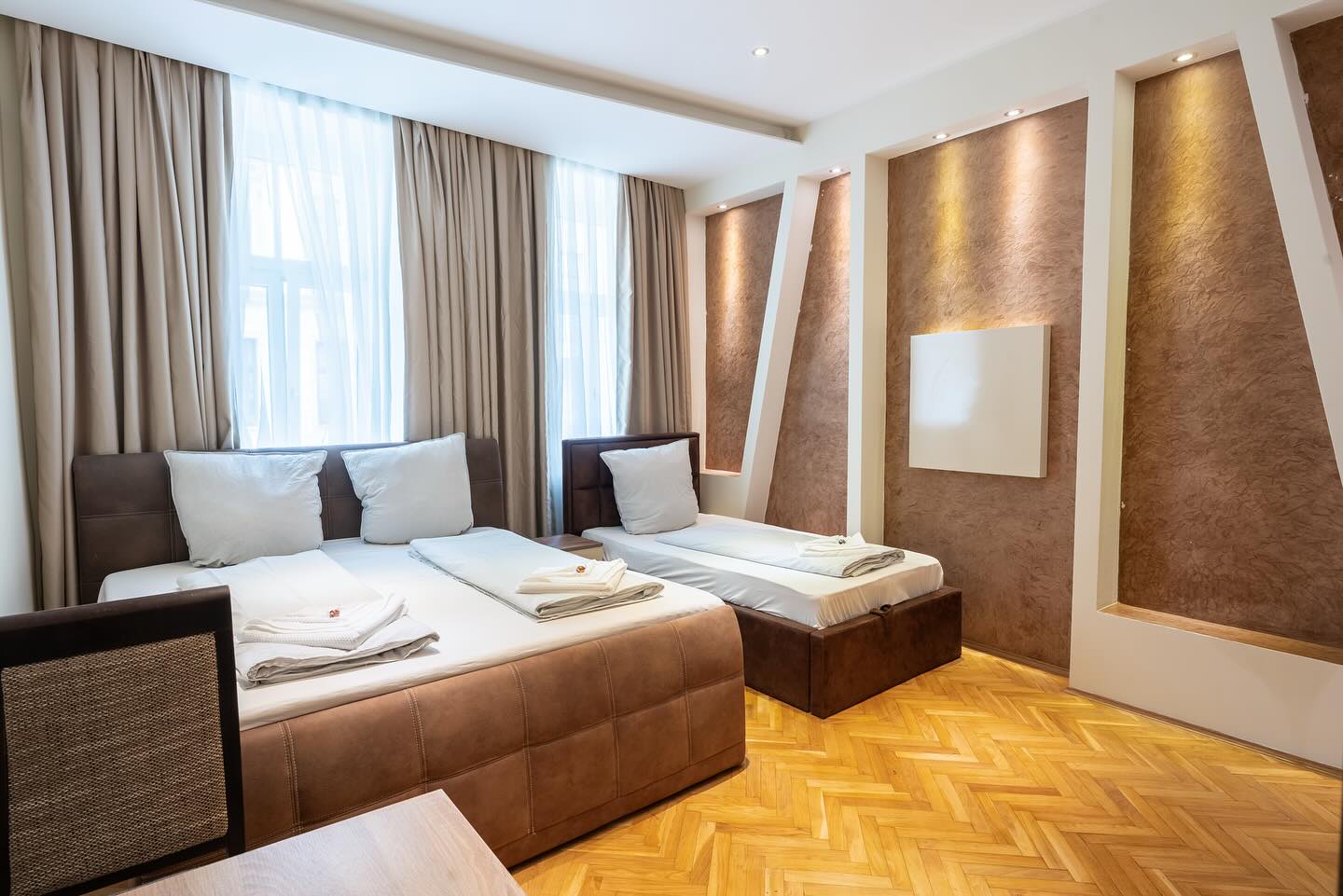 Your home away from home.
© @michaelsabothafotografie
#wien #vienna #travelvienna #citytrip #viennatouristboard #apartment #apartmentdecor #prater #praterwien #viennanow #viennaaustria #viennagram #riesenrad #riesenradwien #explorevienna #whattodoinvienna