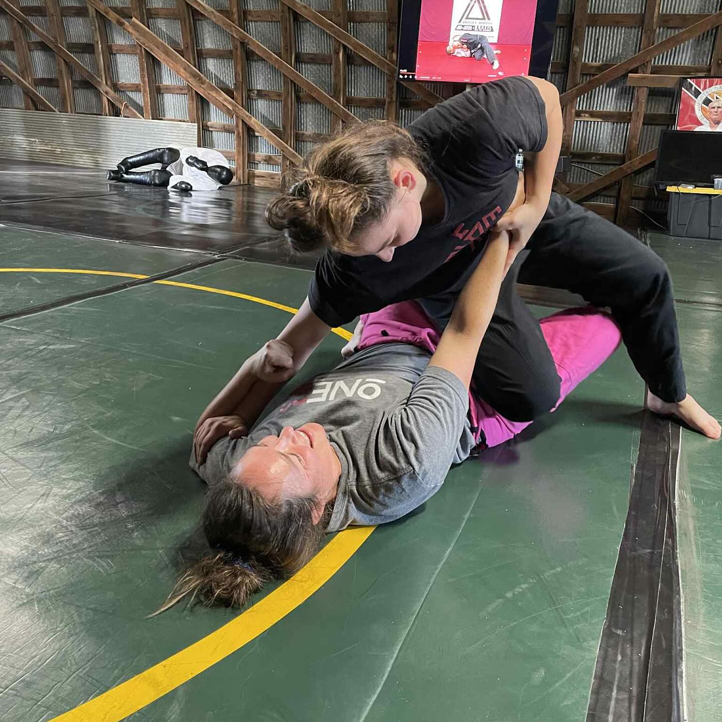 With @bjjcoach_online guiding classes, it’s made learning together a breeze! @lambsjiujitsuoutpost #campcraftoutdoors #bjjcoachassociation