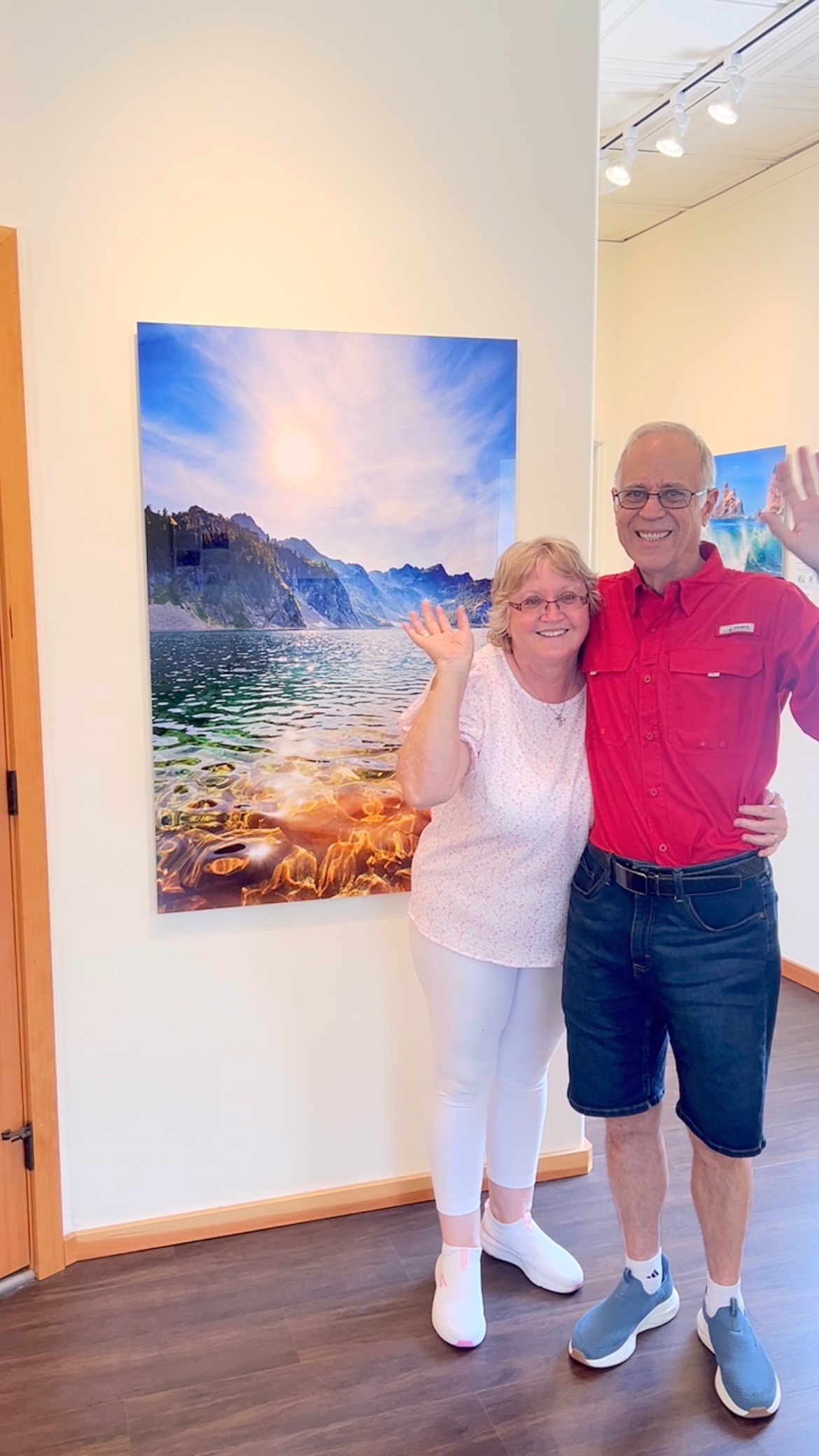 Today was a great day with our amazing collectors, Angie and Chris, who invested in their eighth, ninth, and tenth Peter James Metal Prints! When Angie first came into the gallery, she said she wanted to move in. Now their house is beginning to look a lot like one of the Peter James fine art photography galleries. Thank you, Chris and Angie for investing in this artwork and for bringing in your friends to join you on the collector’s balcony to celebrate! #leavenworth #naturephotographygallery #washingtonstateartist #fineartphotography #peterjamesphotographygallery #artcollector