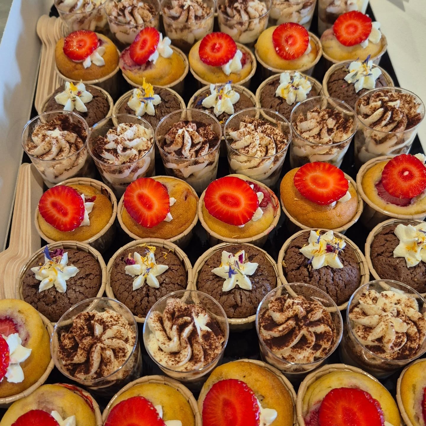 Gourmandises 🤯
#traiteurtroyes #mignardisessucrées #traiteuranniversaire #traiteurentreprise #traiteurbaptême #traiteurmariage #traiteurevenementiel #traiteurvindhonneur