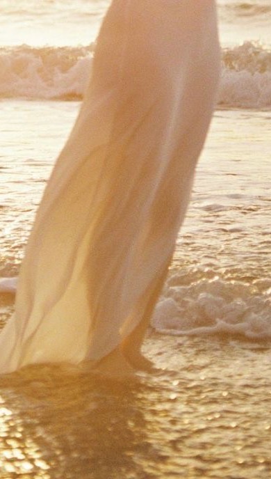 How to cultivate the fire element during your yoga practice ↑↑
Embracing the fire element through solar plexus work, aligning with the powerful energy of Leo season 🌞
You can find this full class on my online platform! ❤️🔥
LINK IN BIO 🔗