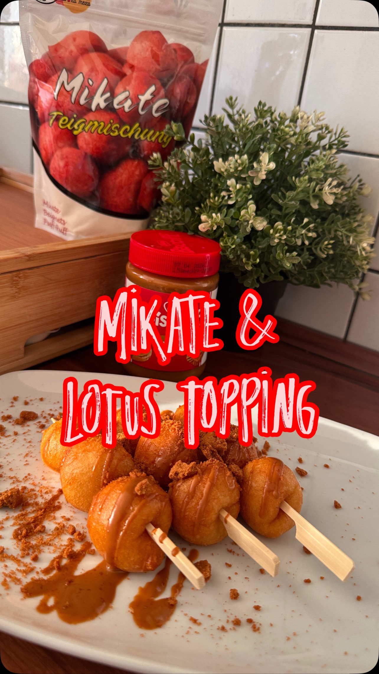 ✨ Wochen-Tipp: Mikate mal anders! 🥢✨
Knusprige Mikate-Bällchen, verfeinert mit cremiger Lotus-Creme & Lotus-Keks-Streuseln – ein Dessert, das süchtig macht! 🤎
👉 Schau rein & lass dich inspirieren: @kkpilipili auf TikTok ✨
#PiliPili #Mikate #SweetCravings #SnackHack #DessertLovers #PiliPiliMoments #FoodieVibes #LotusDessert #SnackGoals