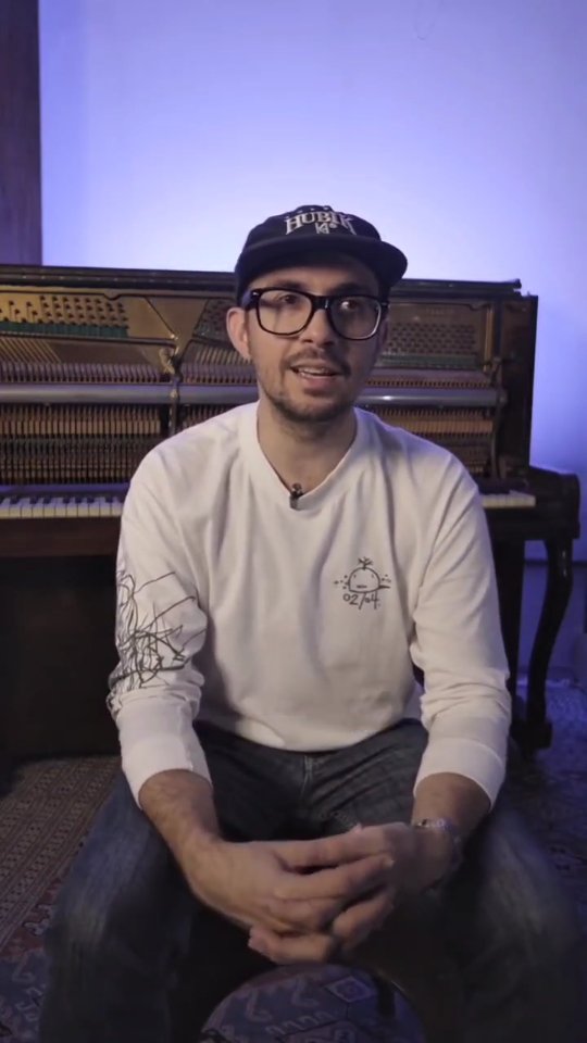 FAIXA A FAIXA | Tiago Frúgoli
Como nasce o EP "Terapia"?
No primeiro episódio da série, @tiagofrugoli conta sobre o processo de compor, produzir e se reencontrar com o próprio som.
Nos próximos dias, seguimos faixa a faixa.
Ouça agora nas plataformas.
#TiagoFrúgoli #Terapia #faixaafaixa #lançamentomusical #pequenoimprevisto