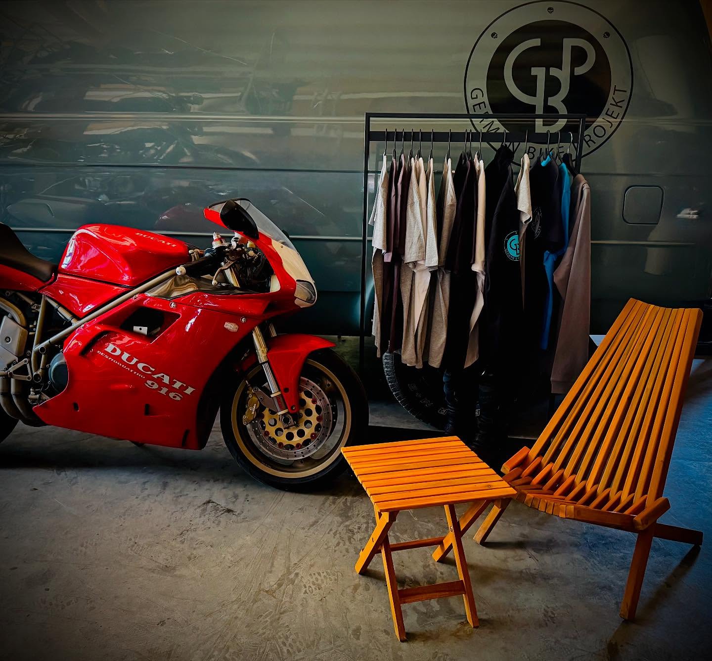 T-shirt and jackets are coming soon! #chilloutarea #Ducati #ducati916 #motorcycle #motorbike #motorrad #germanbikeprojekt by #robby