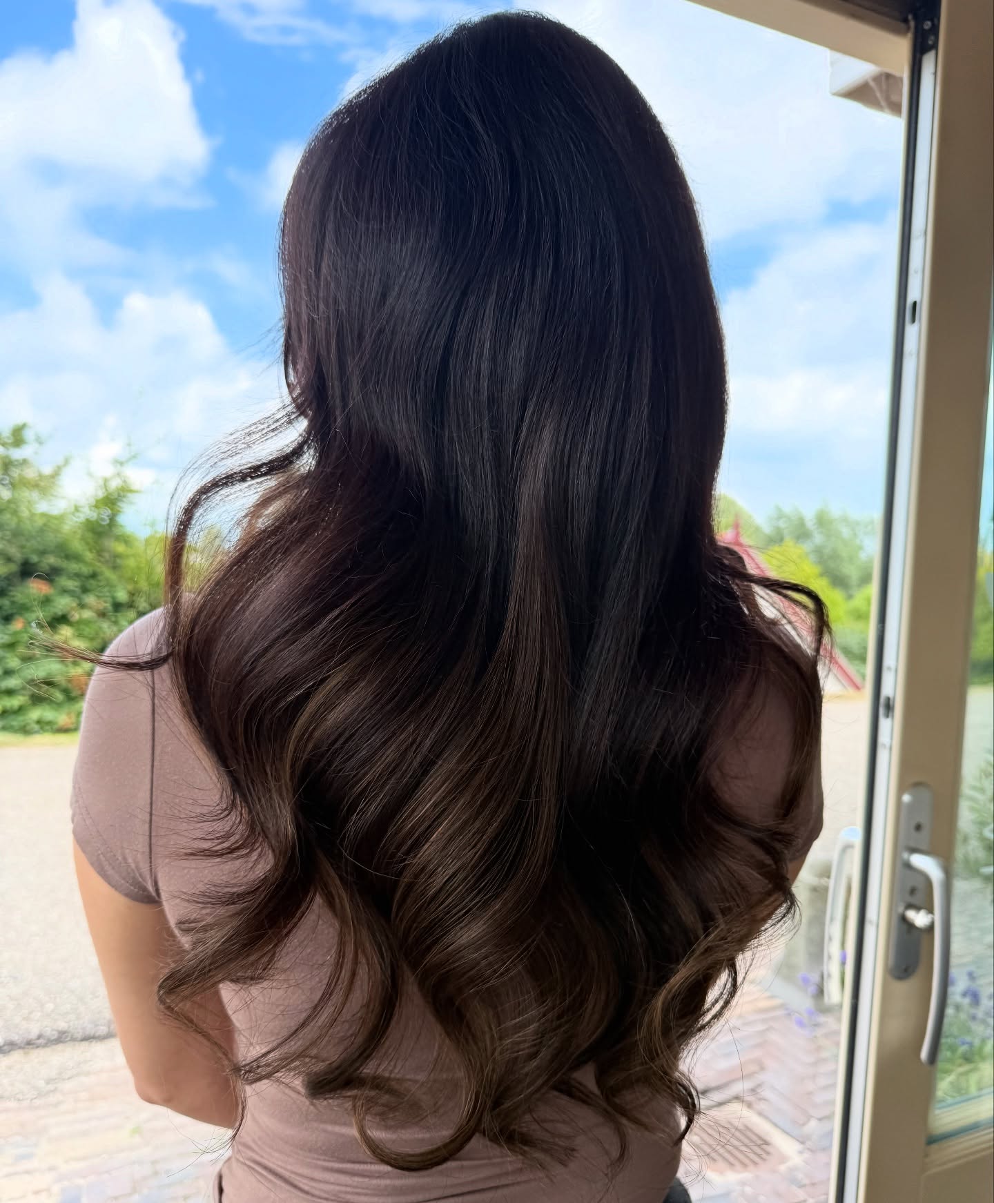 3WEAVES AND FACE FRAME🤎🖤
@joelllle__
#bgorgeous #weaves #longhair #redken #redkenbenelux