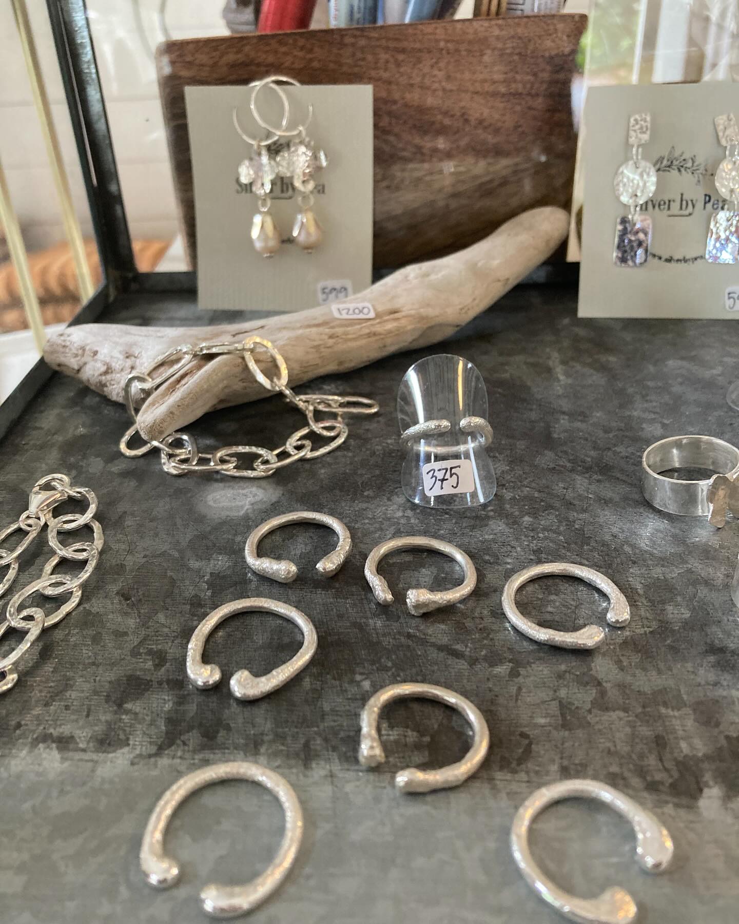 Idag öppet till kl. 17.00. Välkomna🩷