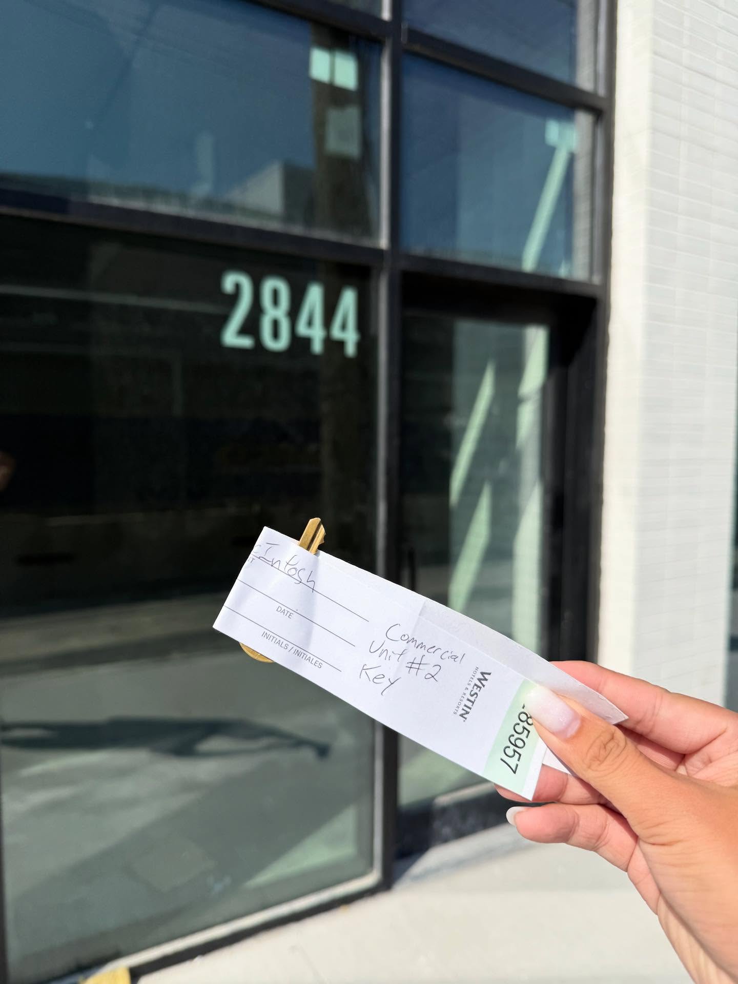 🥹 We’re growing… again! 💖
We’re SO excited to announce that Armin’s Beauty Affair is opening a second location this fall in the heart of North End Halifax!
You’ll soon find us at 2844 Gottingen St, bringing you all the self-care goodness — lashes, nails, facials, laser, massage, Botox & more (just a heads up — no hair services at this spot 💇♀️❌).
Thank you for all your love and support. We seriously couldn’t do this without you 💕 Can’t wait to welcome you to our cozy new space!
📍Westin Hotel (for full services including hair!)
📍North End — opening soon!
#ArminsBeautyAffair #HalifaxBeauty #NorthEndHalifax #ComingSoon #HalifaxSpa #MediSpaLove #selfcarehalifax