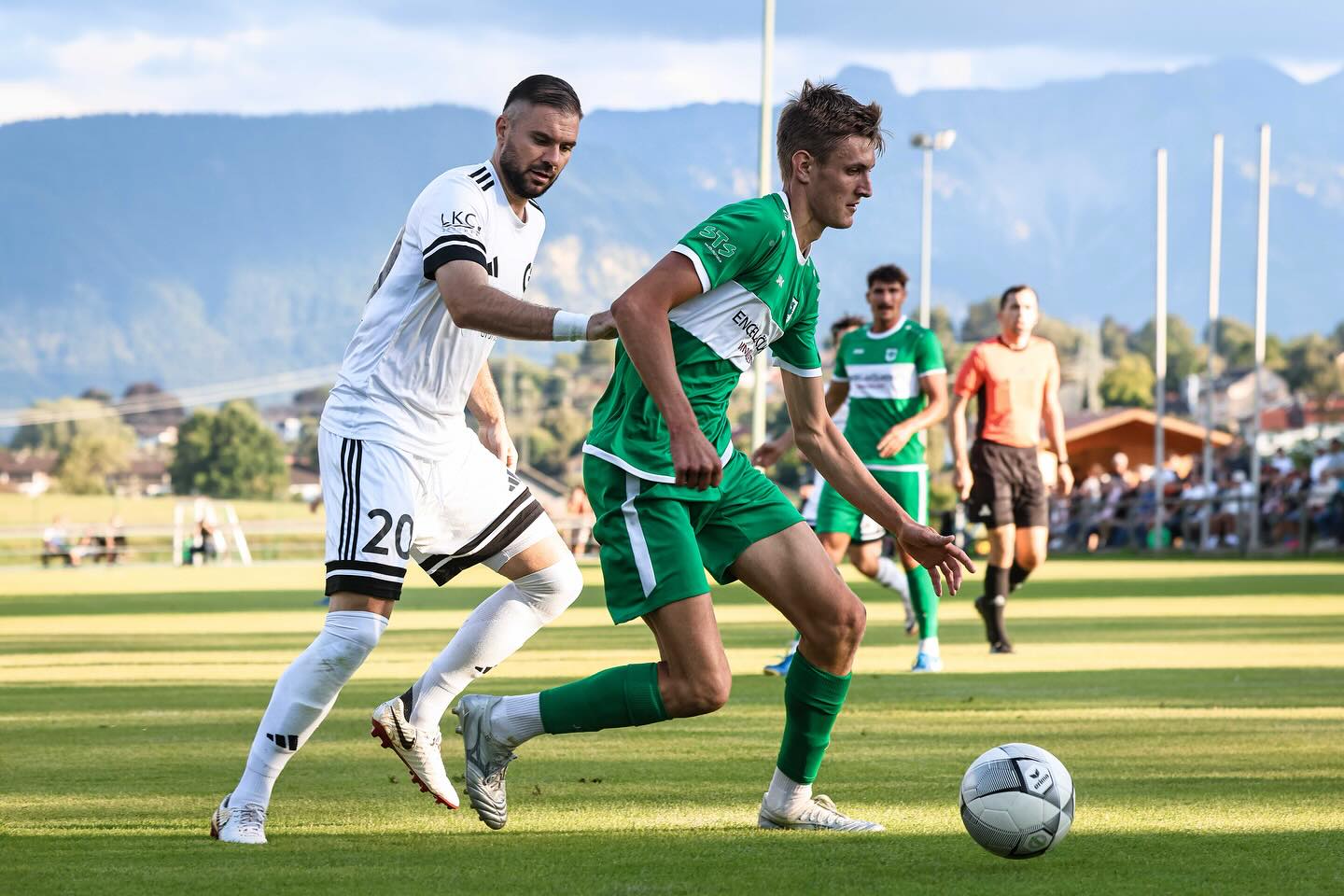 Murnau vs Grünwald Impressionen ⚽️🐉💚
Tore auf den letzten Slides zu sehen!
@menschmayr.de danke für die Fotos!
#Murnau #TSV #Edid #drachen #explore #Landesliga #Team #fy #amateurfussball #fussball #foryou #oberland #dragons #jugendforscht #news #affengeil #eimmalDracheImmerDrache #🐉