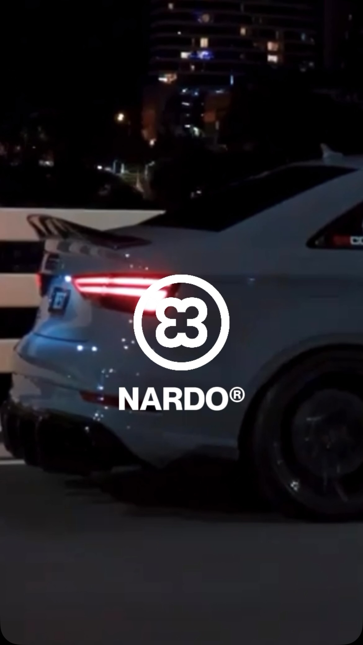 NARDO. Inspiré par la vitesse.
Un ton graphite mat, né de la culture de la course.
Minimaliste, brut, aérodynamique #pressedbyvinylacy