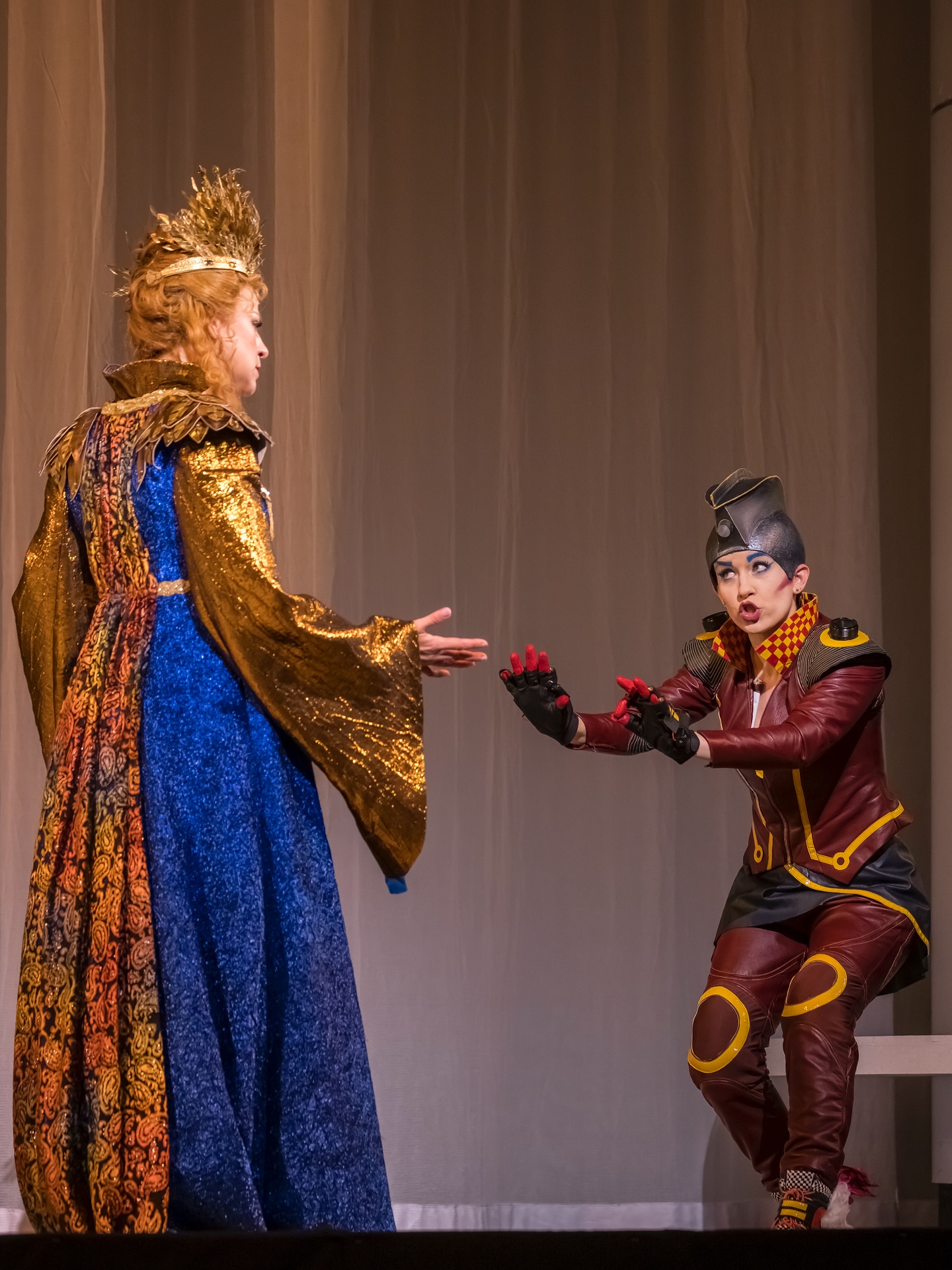 ✨ATLANTA✨
We closed @tomerzvulun’s stunning production of Semele over a month ago, and what a wild ride it was! I learned so much about myself as an artist and a person, and will miss stepping into the shoes of this little firecracker. The spectrum of facial expressions in these photos just TICKLES me (scroll to the very end for a treat 😈). After getting a little taste of operatic comedy, I am hungry for more! More to come in that department in future seasons (PINCH ME!!! Stay tuned 🤫), but for now I’m reminiscing hard while I prep for the fall.
So much gratitude to Team Semele for making the magic happen! One of my favorite aspects of this career is the community of people I get to collaborate with, and this project with @theatlantaopera had some of the best. It was such an honor to bring this story to life, and I cannot wait to cross paths with these amazing humans again soon 🤞🏻
📸 Raftermen for The Atlanta Opera
👗 @vitatzykun
💄 @facesbyjessicapaige
#handel #semele #operadebut #baroquedrama #baroque #operalife #irishenceaway #womeninopera #soprano #opera #operasingersofinstagram #classicalmusic #classicalsinger #singing #Theater #comedy #facesofcomedy