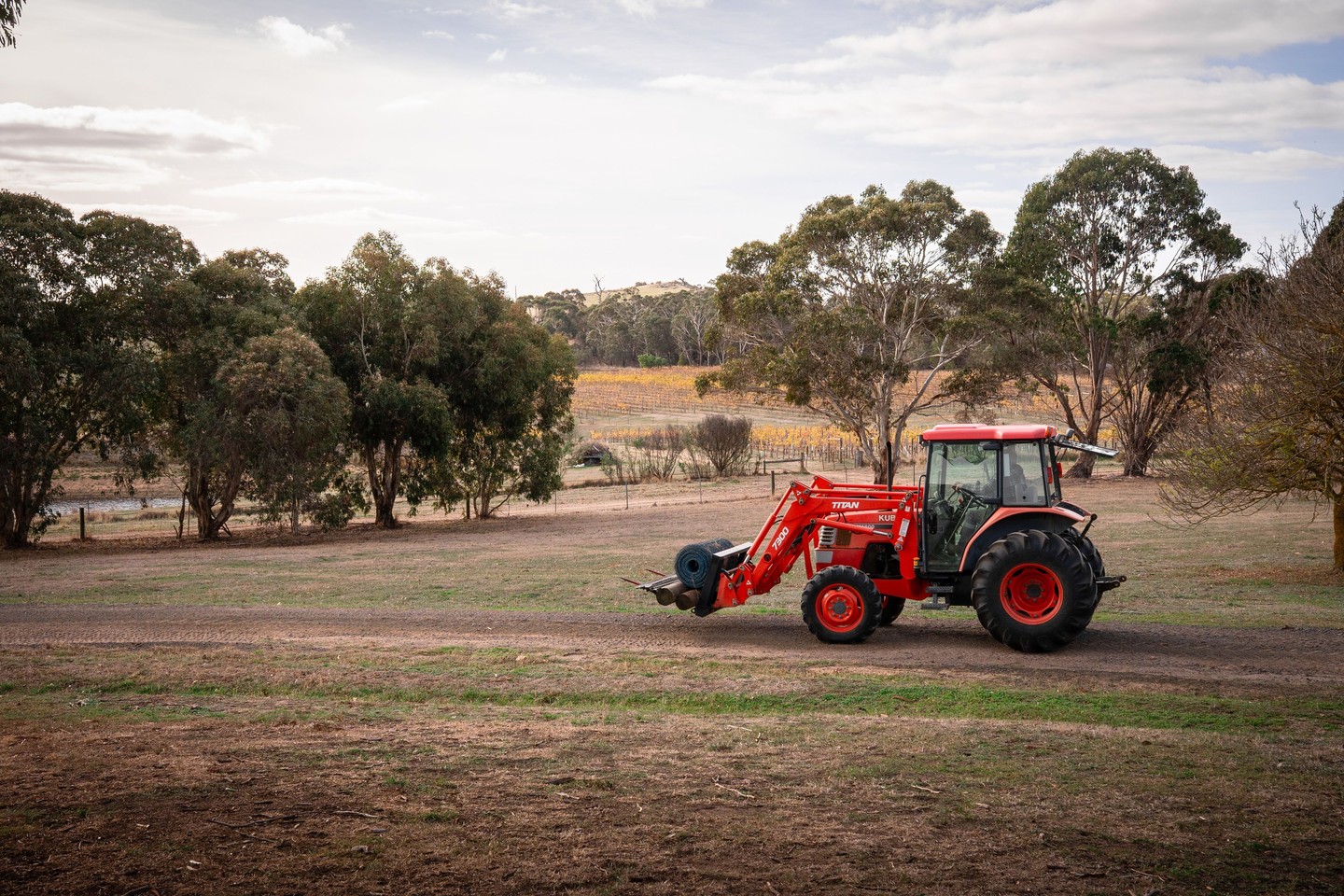 Winter slows the vines, but work on the farm never stops. Estate-grown means every season is hands-on from vineyard to cellar, and everywhere in between.
.
.
.
.
.
.
#macedonrangeswine #visitmacedonranges #macedonrangesnaturallycool #visitvictoria #daylesfordmacedonrangestourism #daylesfordmacedonranges #daylesfordmacedonlife #lancefield #cobaw #explorevictoria #countryvictoria #macedonranges #granitehills #granitehillswinery #victorianwine #wineaustralia #macedonrangeswinery