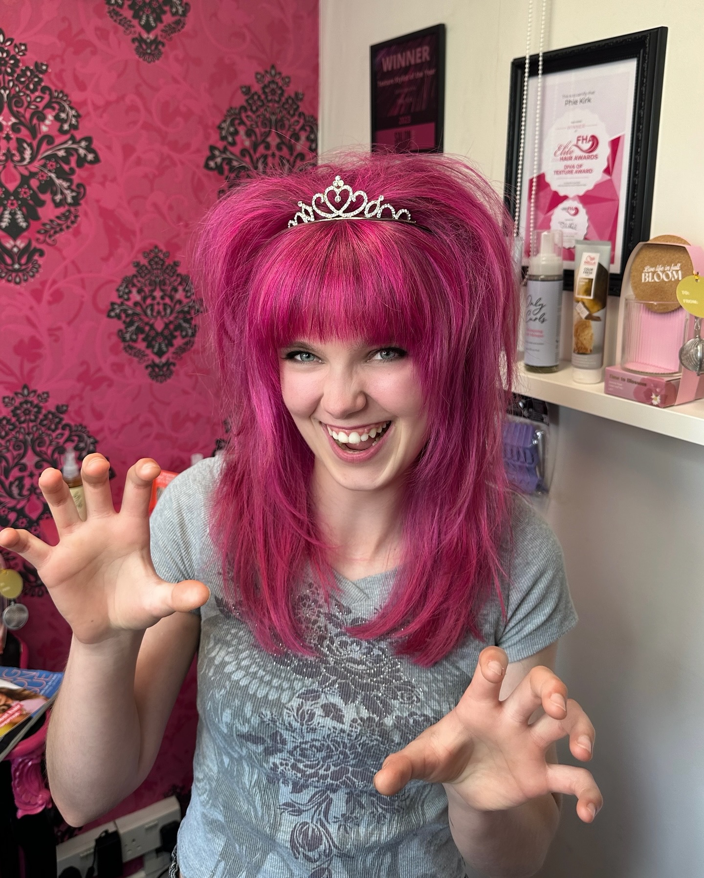 <3 💖SCENE QUEEN💖 <3
Pink over highlights, razored layers back comb like it’s 2007-2008
What’s your MySpace?
www.MySpace.com/xspagx
BRB!
Hot hot pink over highlights
#myspace #scenehair #scenequeen #pinkhair #scenekid #althair #althairdresser #altgirl #emogirlhair #emohair #cambs #huntingdonhair #myspacescene