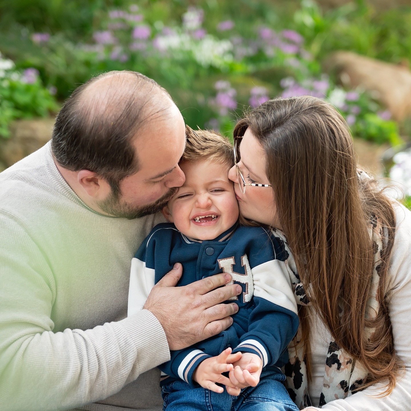 Wrapped in sunshine and giggles — these are the moments that matter most 🌿💫 Loved capturing this sweet family at Little Bright Fox.
#MiniFamilyShoot #LittleBrightFoxMagic #EverydayJoy