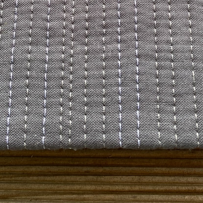 Love the finish a facing gives ❤️
Hanging sleeves ✔️
Labels ✔️
Two quilts packed ✔️
Always feels good to be ready the day before delivery (it doesn’t always happen 🤣🤣)
#cutandalterlongarmquilting #matchstickquilting #facing #quiltfacing #festivalofquilts #foq2025 #festivalofquilts2025