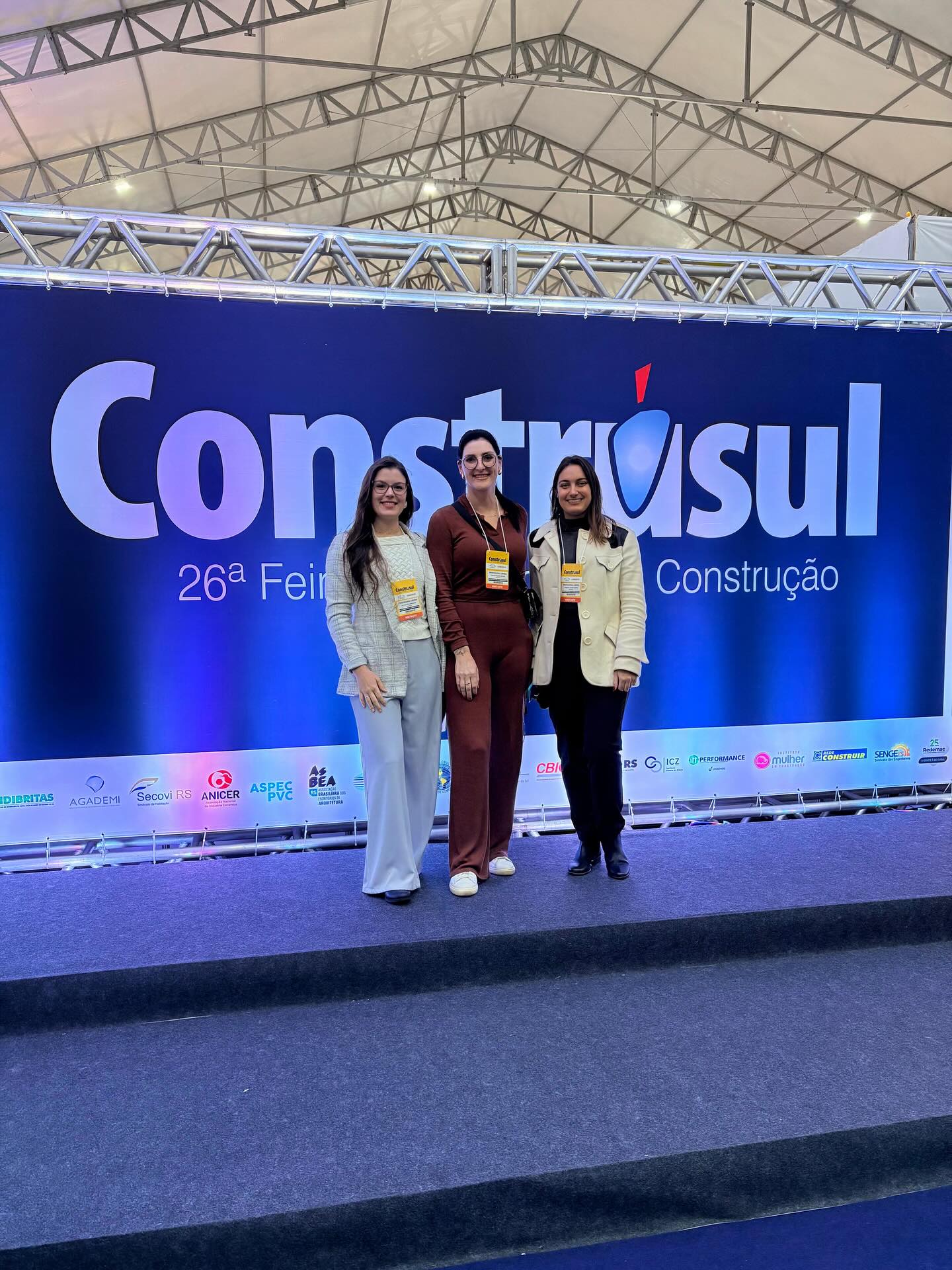 Ontem o Escritório Neander Port esteve presente na Construsul - a Feira Internacional da Construção que reúne grandes marcas e profissionais do setor 🚧
#construsul2025 #construsul #portoalegre #riograndedosul #construsulRS #inovacao #sustentabilidade #construçãocivil