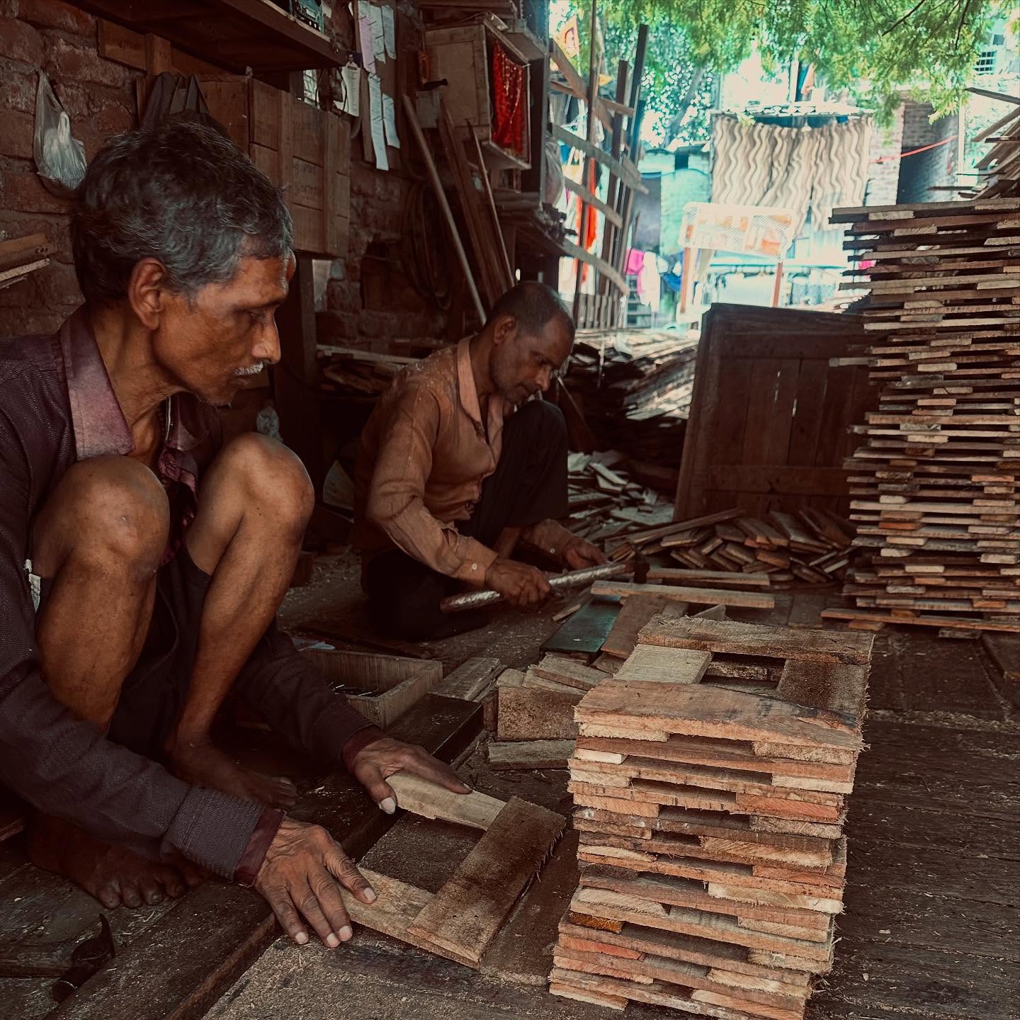 Behind every masterpiece of wood lies the untold story of sweat, grit, and relentless dedication.
Every cut, every grain shaped by the hands that never shy away from hard work.
This isn’t just furniture — it’s a tribute to the craftsmen who pour their soul into every piece.
Here’s to the ones who build dreams, one plank at a time.
Respect. Gratitude. Craft.
#workshopday #craftsmanship #woodworker #workhard #wooden #woodenfurniture #sweatandblood #woodworkerlife #wood #hardwork #gratitude #respect #craftsmanship #masterpiece #storiesofinstagram #storiesoflabour