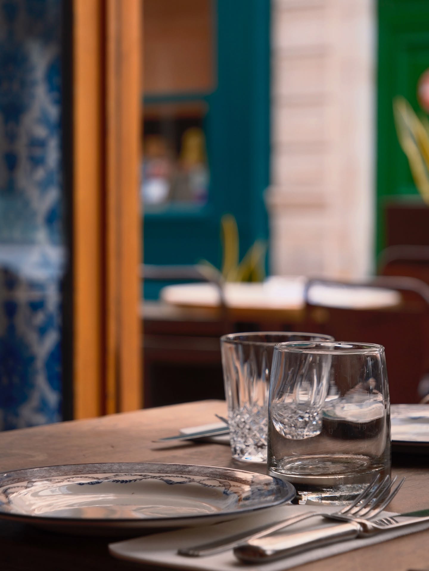 Donde caben dos, caben tres.