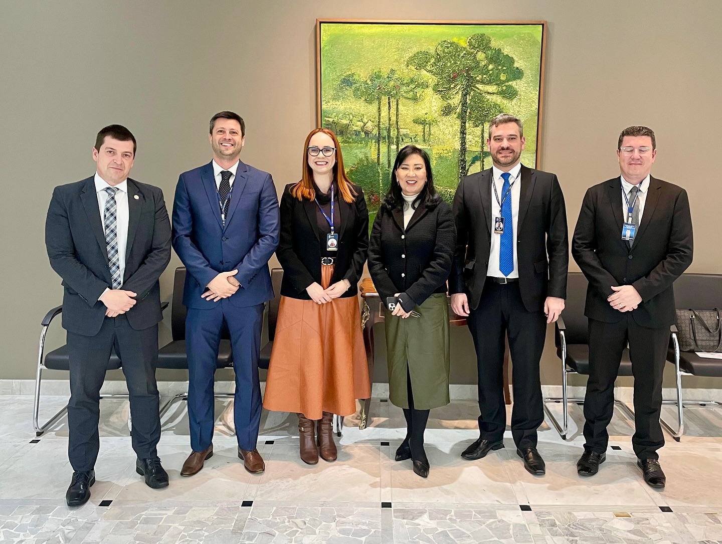 ANJUD é recebida pela Presidente do TJPR e reforça compromisso com o diálogo e a valorização do nível superior. Para ler a matéria acesse www.anjud.com.br
