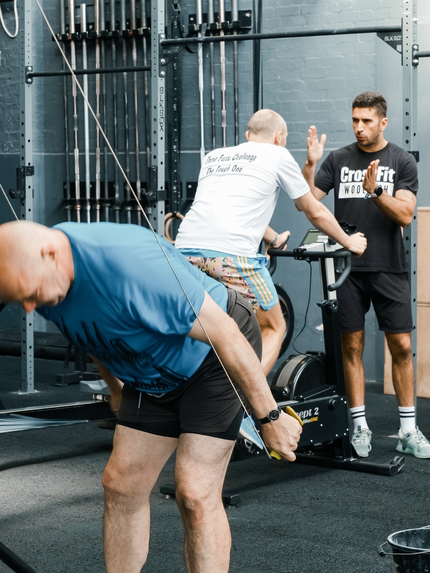 You can see it in their faces.
Group training hits different.
Science backs it: training with others can boost endorphins, improve consistency, and seriously upgrade your mental game.
You push harder, smile more, and leave lighter — physically and mentally.
No ego. Just energy.