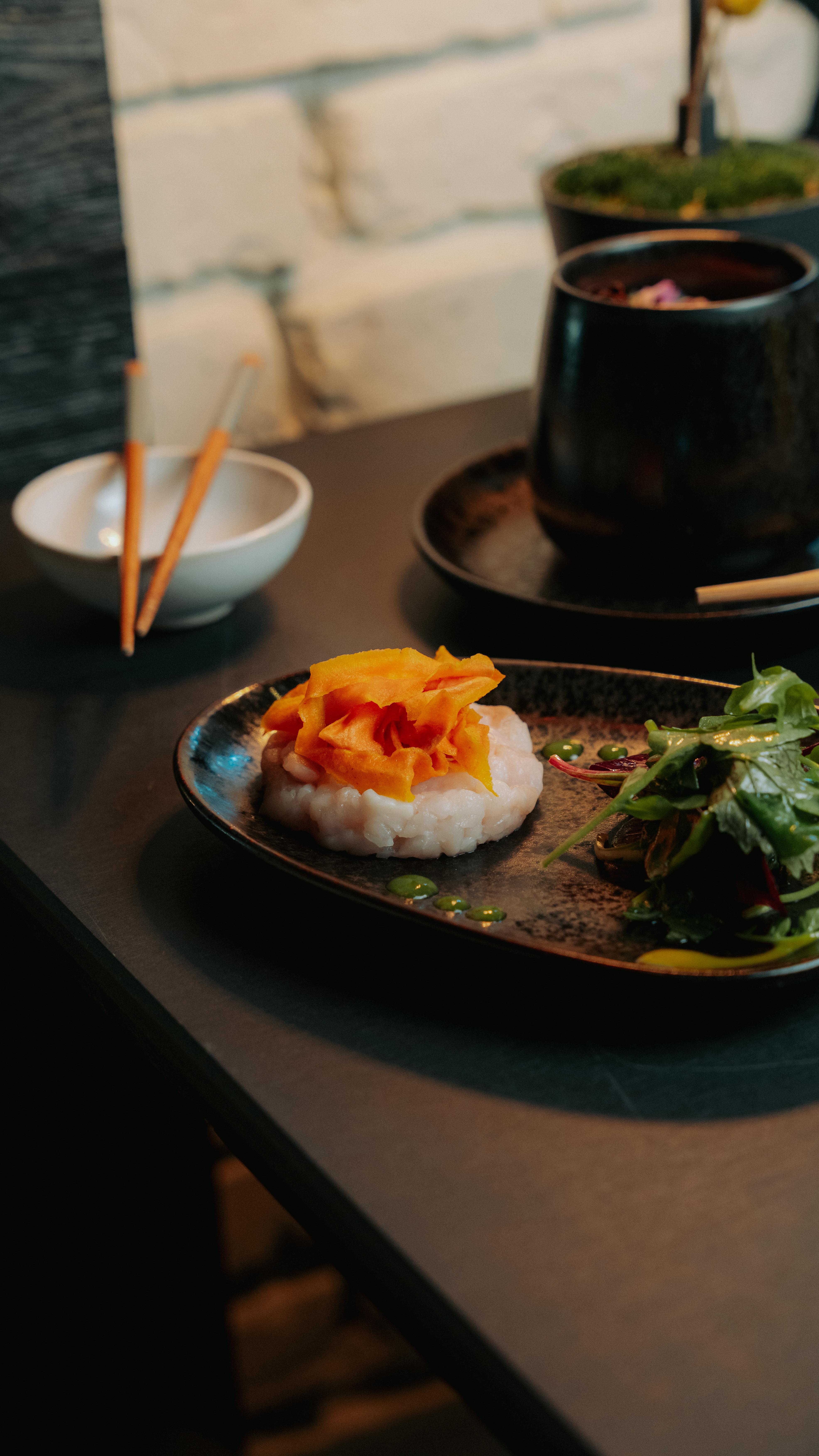 🍣✨ Freitag ist da und das Wochenende klopft schon an!
Zeit, den Feierabend gebührend zu feiern mit einem Mix aus japanischer Raffinesse und persischer Herzlichkeit im Miyaki.
Ob Sushi, Grillgerichte oder ein kaltes Bier: Bei uns trifft Genuss auf Atmosphäre. 🥢🍺
Komm vorbei und starte dein Wochenende auf die leckerste Art! 💫
#Miyaki #JapanMeetsPersia
#Wochenende #FoodLovers #SushiTime #FreitagFeierabend #FusionKitchen #BierUndGenuss