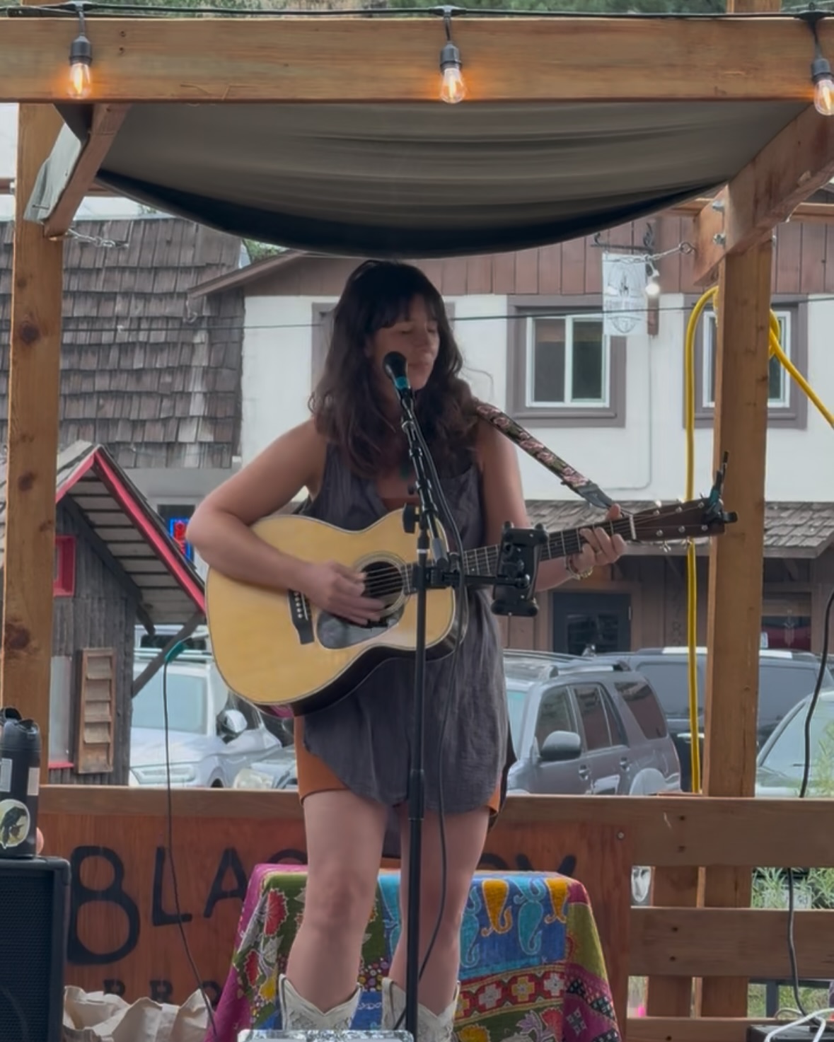 Black Fox Provisions! My hearts warm today with gratitude to my community and opportunities to share what I love! The song 🫶✨❤️🎶🥰
Last night was so much fun!
Thank you to everyone who came out!