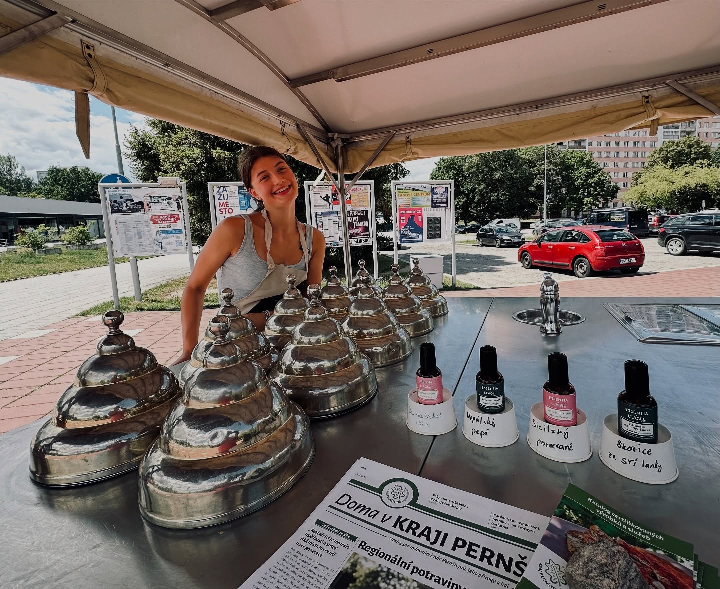 Zmrzka z Mňam káry - regionální produkt Kraje Pernštejnů - už k ulici Kapitána Bartoše prostě patří 😉 s úsměvem vždy chutná ještě lépe! ☀️