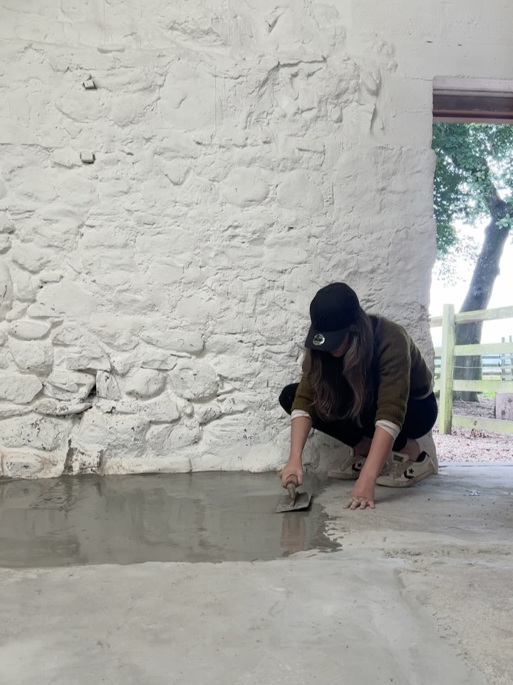Laying foundations — literally and figuratively. Working on something that’s taken grit, vision, and a whole lot of patience ⚒️ ✨
This concrete floor’s getting a new lease of life, just like everything else lately. Slow progress still counts — and beauty’s always in the layers beneath the surface 😉
Feeling grounded, focused, and quietly excited for what’s ahead 🤍
#studioreno #IndustrialInteriors #WabiSabiStyle #MinimalInteriors #ModernRustic #ScandiStyle #RawMaterials #MaterialMatters #TexturedInteriors #SurfaceDesign #NaturalInterior #PolishedConcrete #ConcreteFlooring #ConcreteDesign #ConcreteFinishes #FloorRenovation #InteriorFloors #ConcreteRestoration #ConcreteStyle #ConcreteCraftsmanship #ConcreteWork