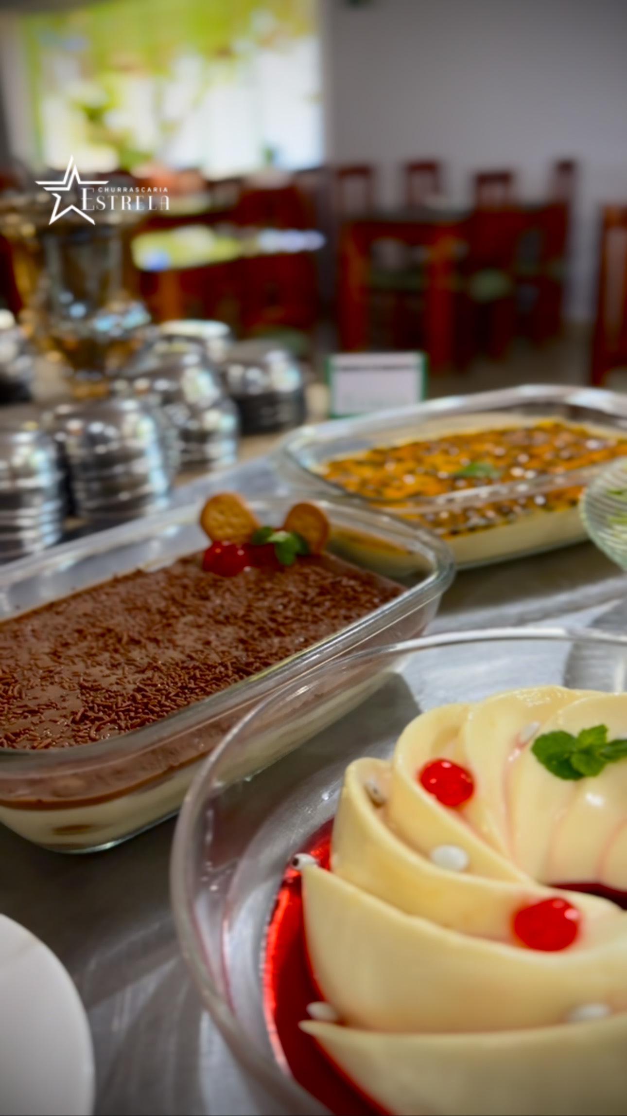 🥮😋Depois de aproveitar nosso buffet cheio de sabores, nada melhor do que uma sobremesa para adoçar o momento! E o melhor: todas as nossas sobremesas já estão inclusas no buffet, esperando por você.