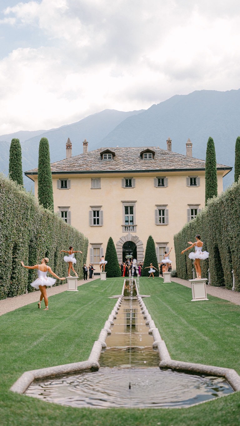 We love dreaming up incredible moment with you for every part of your wedding day.
Ballerinas gracing your ceremony aisle? The perfect touch of fairytale magic!
Planning & Design: @daisyamodioevents
Venue: @villa_balbiano
Florals: @larrywalshe
Photography: @katiejulia_
Videography: @bordonifilms
Production: @blunotteventi
Entertainment: @nuart_events
#lakecomowedding #lakecomobrides #italianweddingplanner #italianweddingplanner #destinationweddingplanner #celebrityweddingplanner #weddingplanner #britishwedding #vogueweddings
