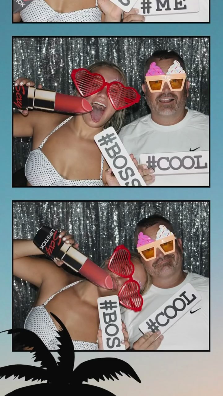 Summer and pool parties are our favorite season! 🌴☀️
Thanks #vivianoatriverton for boothing with us at your summer party! Food fun and great entertainment.
#summer #poolparty #photobooth