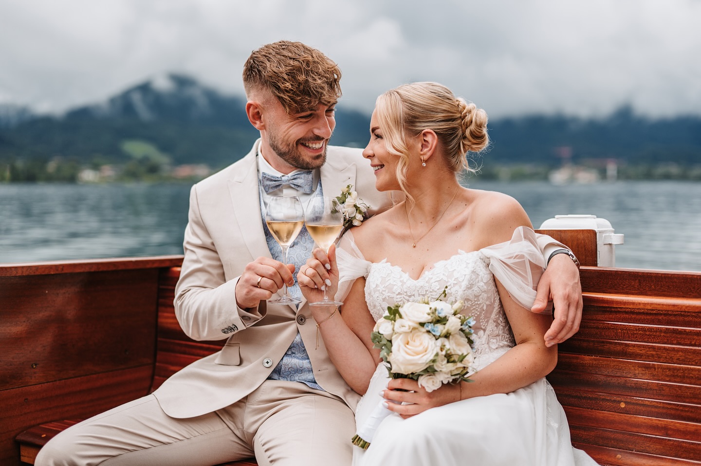 YES to forever 💍
.
.
.
#Hochzeitsfotografie #TegernseeHochzeit #Standesamt #WeddingPhotographer #Hochzeitsfotografin #Tegernsee #Brautpaar #MomenteFürsLeben #Sommerhochzeit