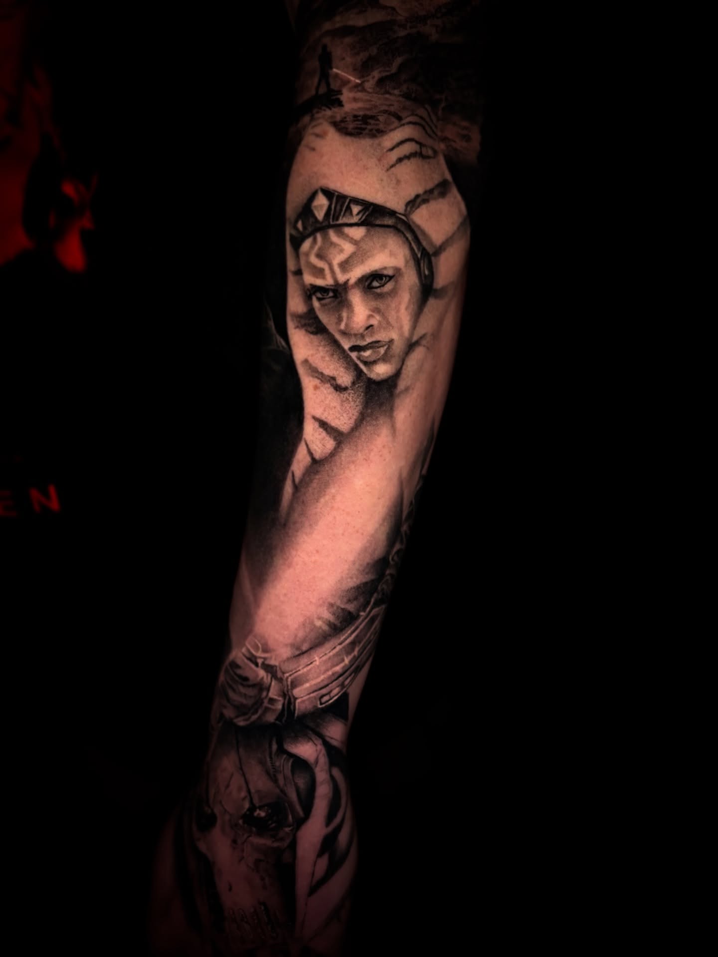 Ahsoka Tano -sleeve in progress
#blackandgreytattoo #starwars #ahsokatano #starwarstattoo #inkbooster #iamink
