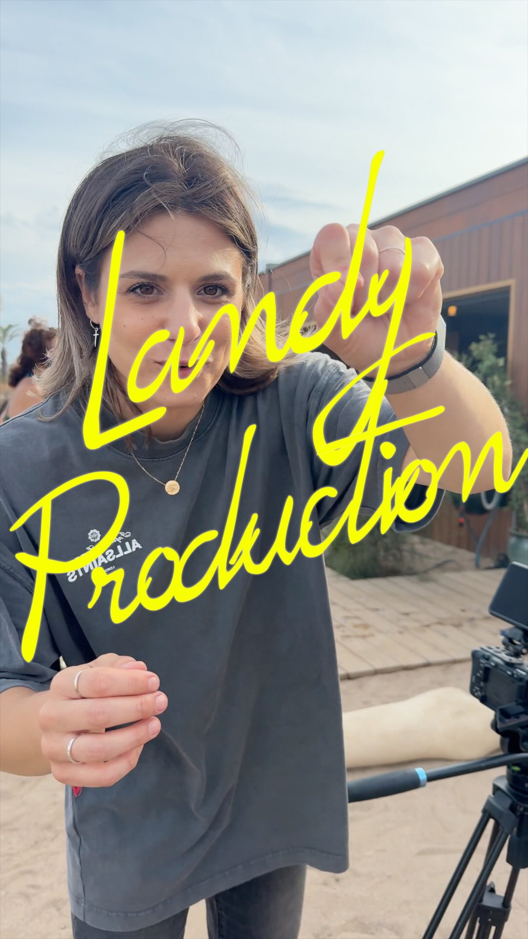 Est-ce que Alex a fini torse nu ?
La réponse lundi, sur notre chaîne YouTube !
#backstage #bts #videaste #podcastvideo #interview #vlog #youtube #reelpodcast