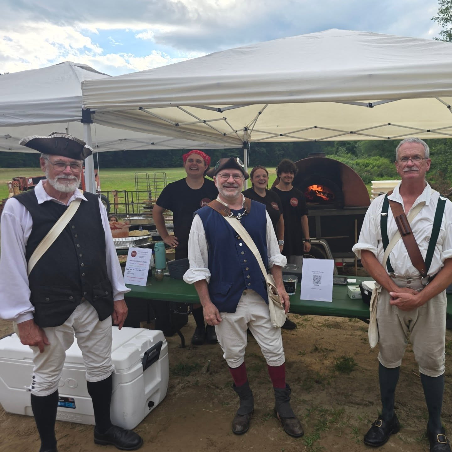 It was so great to be a part of the all-hands-on-deck finale of the @timberframersguild community building workshop raising this gorgeous handcrafted timber-framed open pavilion at @thewaysideinn
It was a really cool experience driving in one of the pegs. Just call us Juliana's Catering & Events... & Construction 😊
We look forward to seeing the new pavilion in action!
🎵 Sudbury Ancient Fyfe and Drum Companie
🍦@eastleigh_farm_
🍕 by yours truly