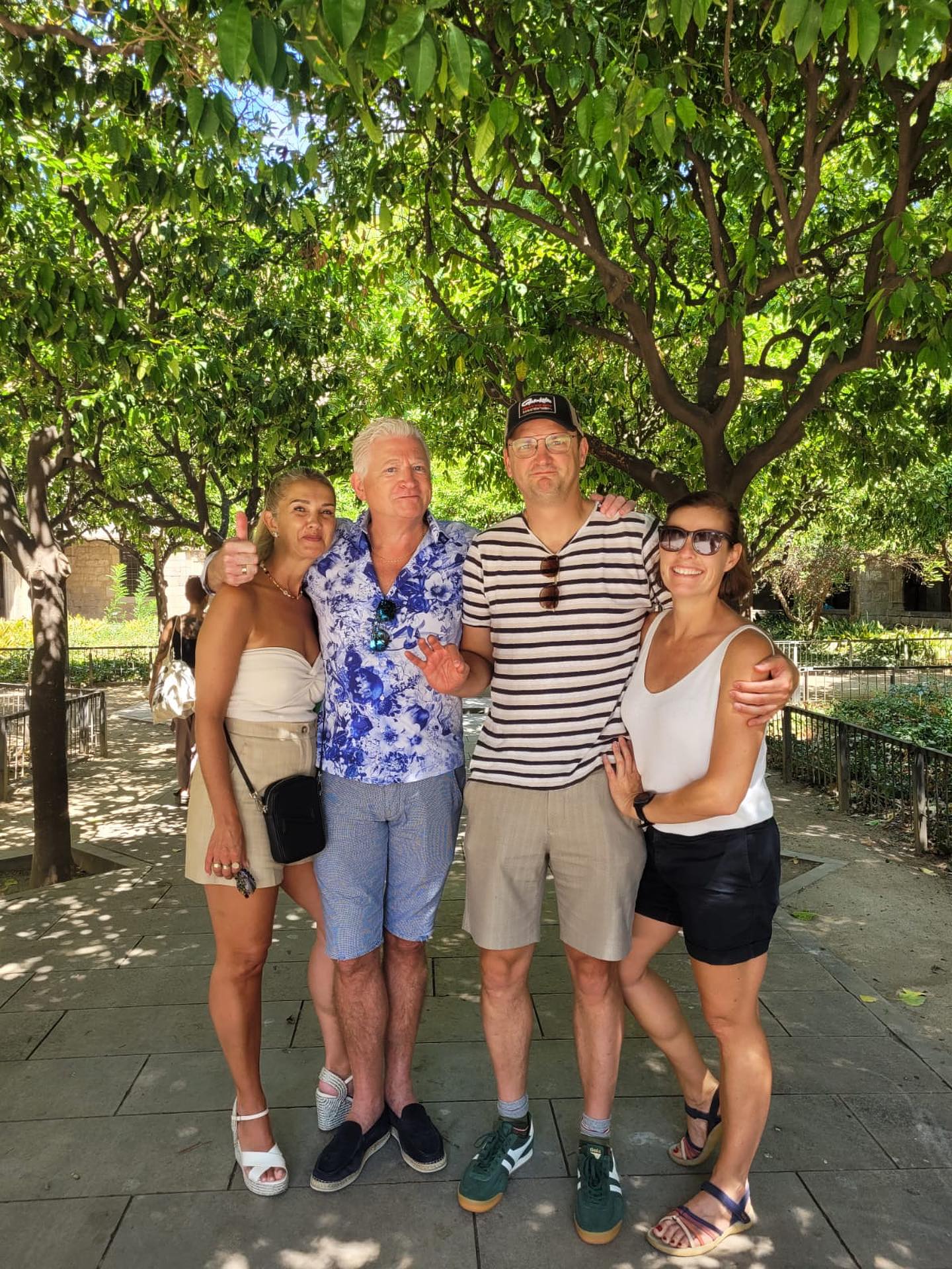 Het was weer een super leuke wandeltour met deze gezellige en enthousiaste Vlamingen.
Tijdens onze wandeltour kom je door kleine steegjes en verstopte pittoreske pleintjes die je zelf niet zo snel zult vinden.
Barcelona heeft zoveel moois om te ontdekken en we delen het allemaal graag met jullie!