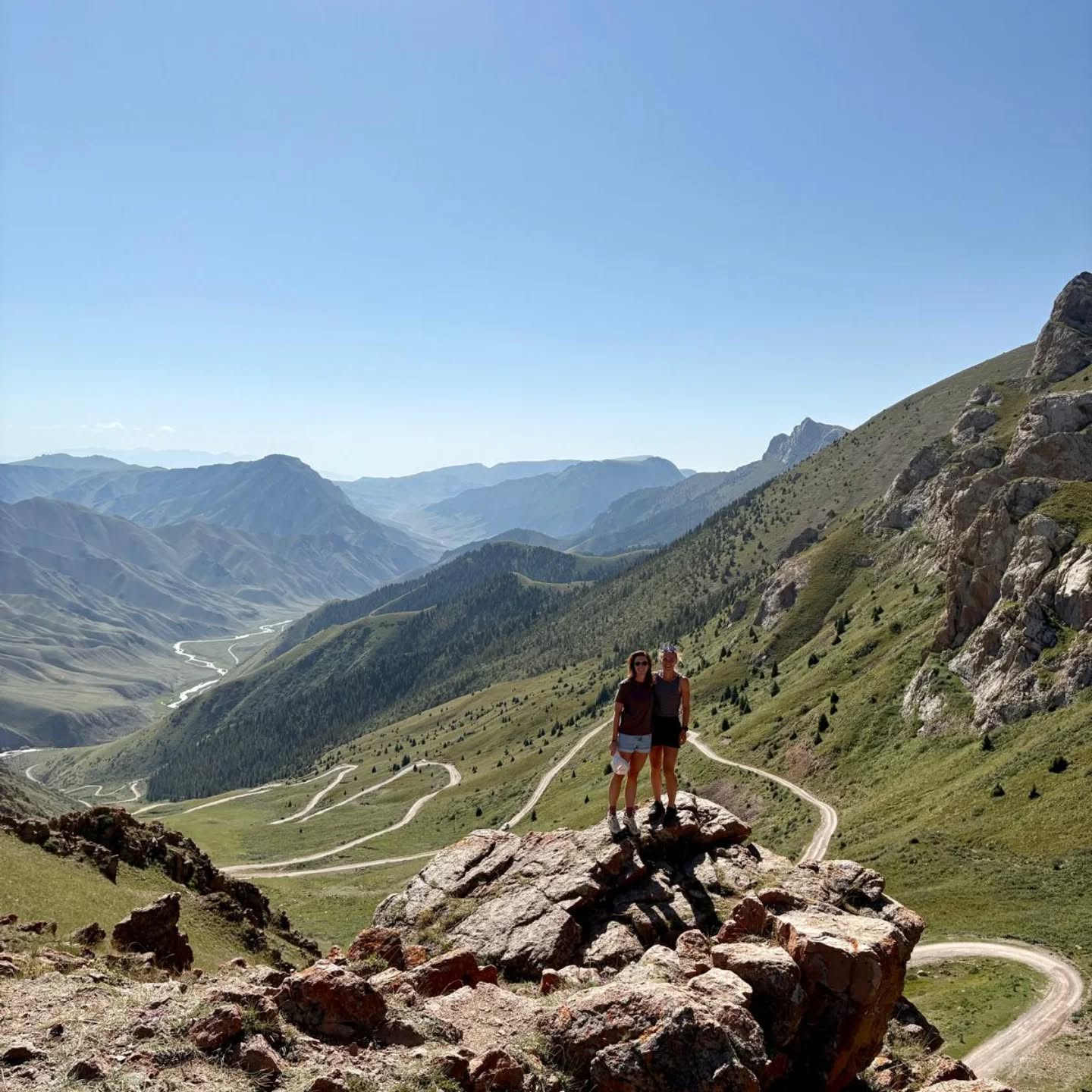 I'm back home after the most incredible 2 weeks in Kyrgyzstan 🇰🇬
Hiking, offroading and a little bit of running in one of the most beautiful countries I have ever had the pleasure of visiting.
I'm refreshed (or will be once the jet lag does one) and ready to continue helping you achieve your running goals. Hmu if you're interested in joining the RPC team 🏃🏼♀️
#RPC
#runproudcoaching
#runningcoach
#running