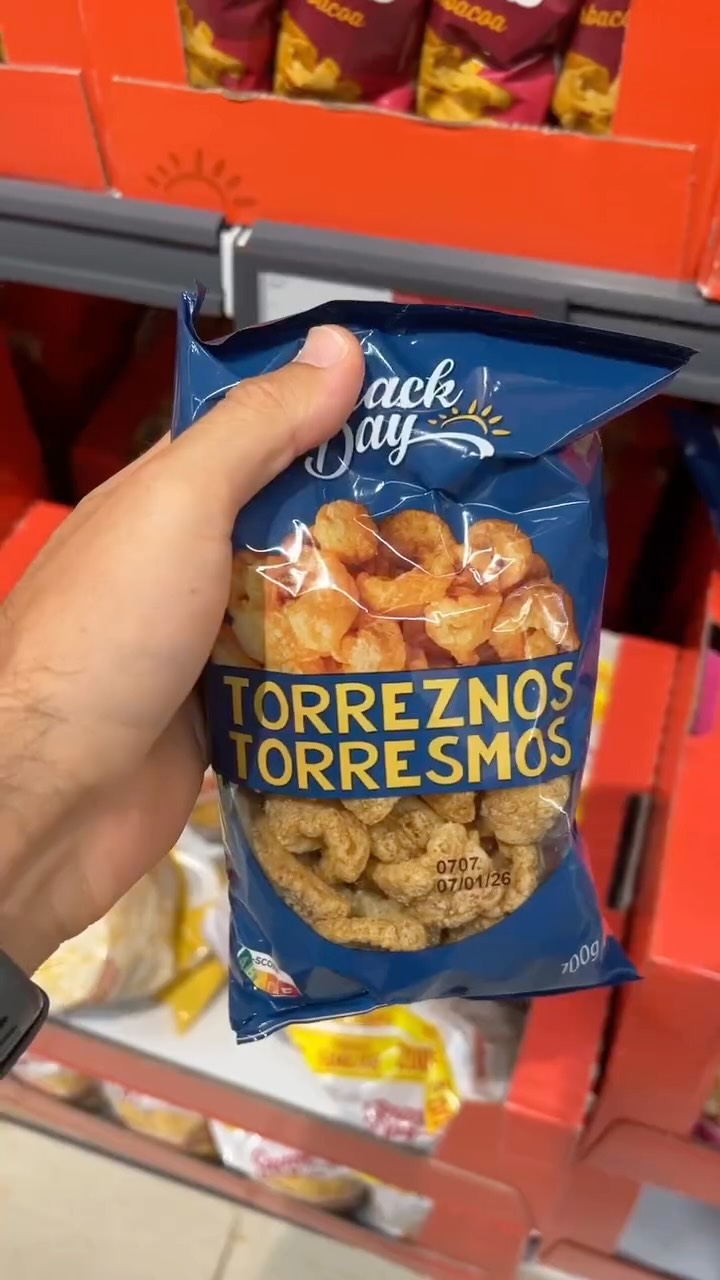 El mejor snack para llevar 🤔
Torreznos, cortezas, chicharrón… como lo quieran llamar, pero saludable no.
Mejor que las patatas de bolsa, pero hay muchas alternativas mejores como las que comento en el video.
Que por cierto, por mucho que tenga 50% proteína, no es proteína de calidad. Ya que la mayor parte es colágeno (aminoácidos no esenciales).
Espabilaaaaa y disfruta de la vida, pero con conocimiento y sin dejarte llevar por narc0influencers.
#chicharron #chicharrones #nutriciondeportiva #nutricionista #dietistanutricionista #torrezno #torreznos #cortezasdecerdo