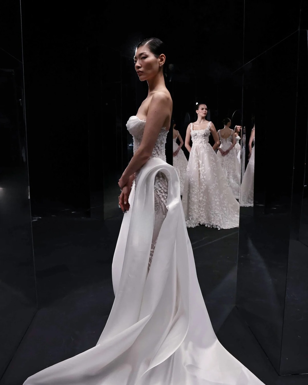 Reflections of timeless grace — where couture meets poetry in motion. Every angle, a story. Every detail, a dream.🌓
Which one speaks to your bridal soul?
#novabella #weddingdress #couture #newcollection #handmade #bridalfashion