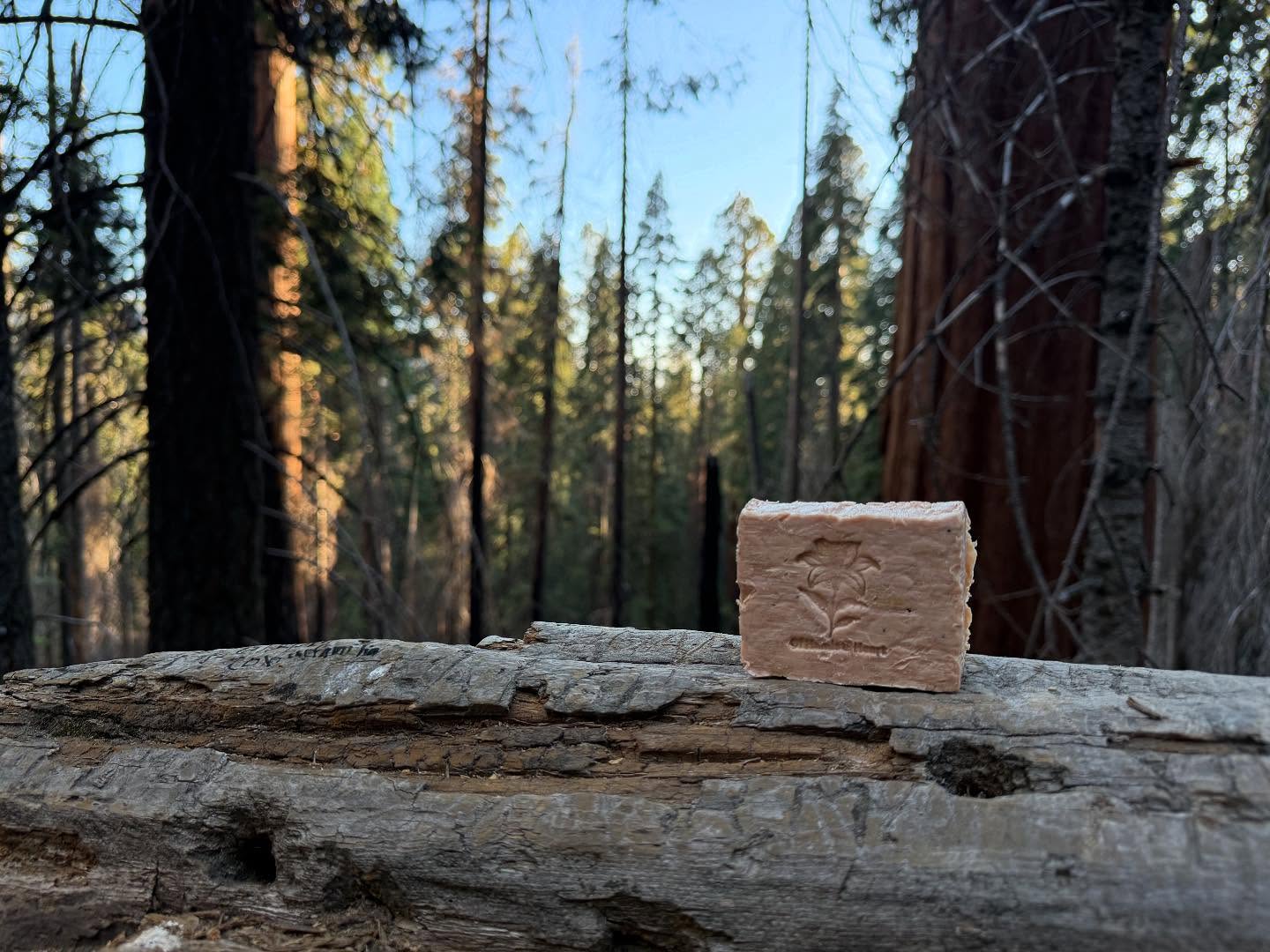 #handmadesoap #hotprocesssoap #pinkkaolinclay #kaolinpinkclay #pinkclaysoap #jabonartesanal #jabonartesano #skincare #naturalskincareproducts #naturalskincare