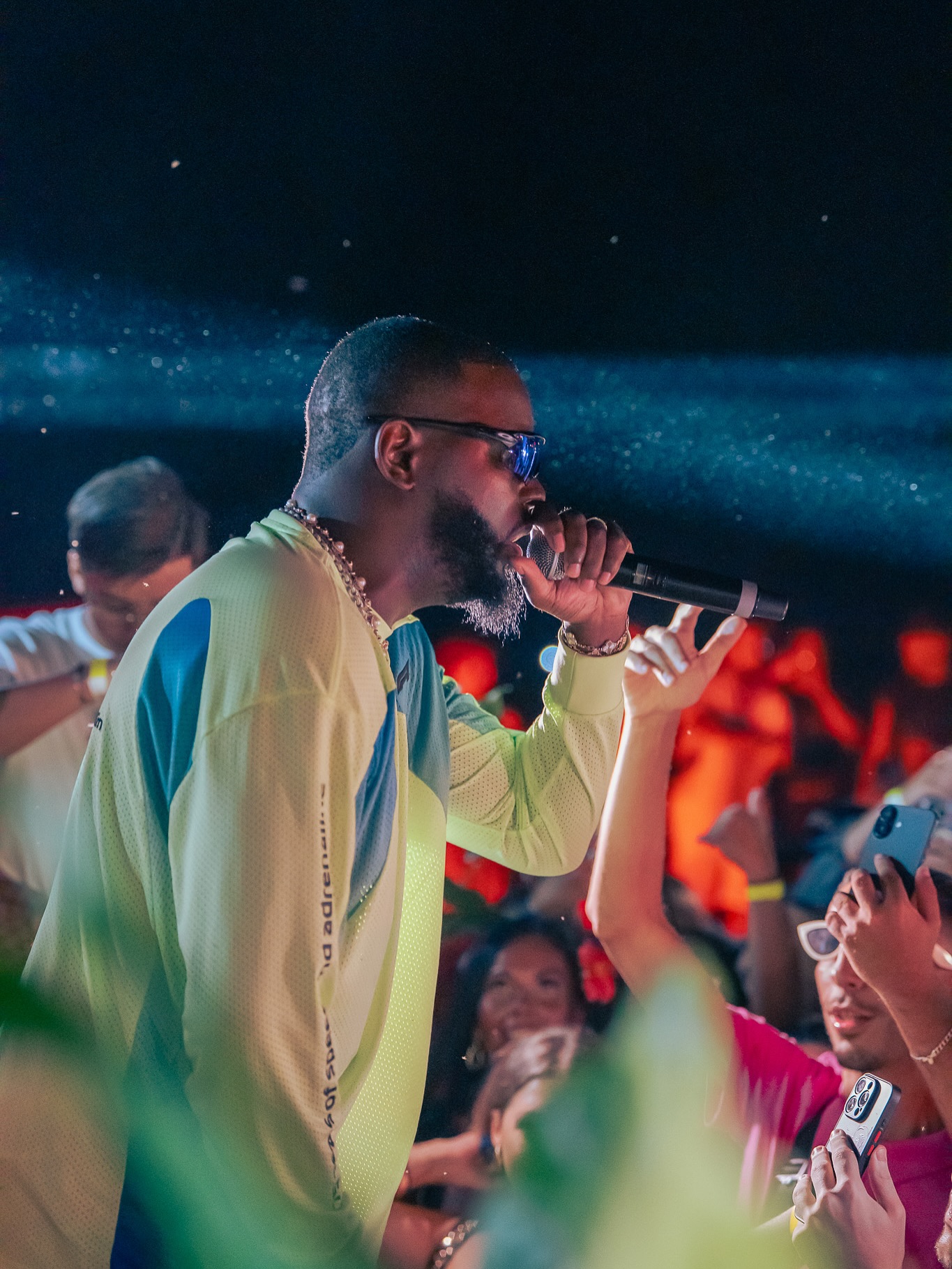 KEBLACK x NBC
Retour en image
Une scène, du son, des sourires, et vous tous en feu devant l’artiste.
Merci pour cette ambiance de dingue, c’était juste parfait.
👉 Retrouvez toutes les photos de la soirée en cliquant sur le lien dans la bio.
@baia.event
#NaudoBeachClub #KEBLACK #ShowcaseNbc #SummerNights #CanetPlage