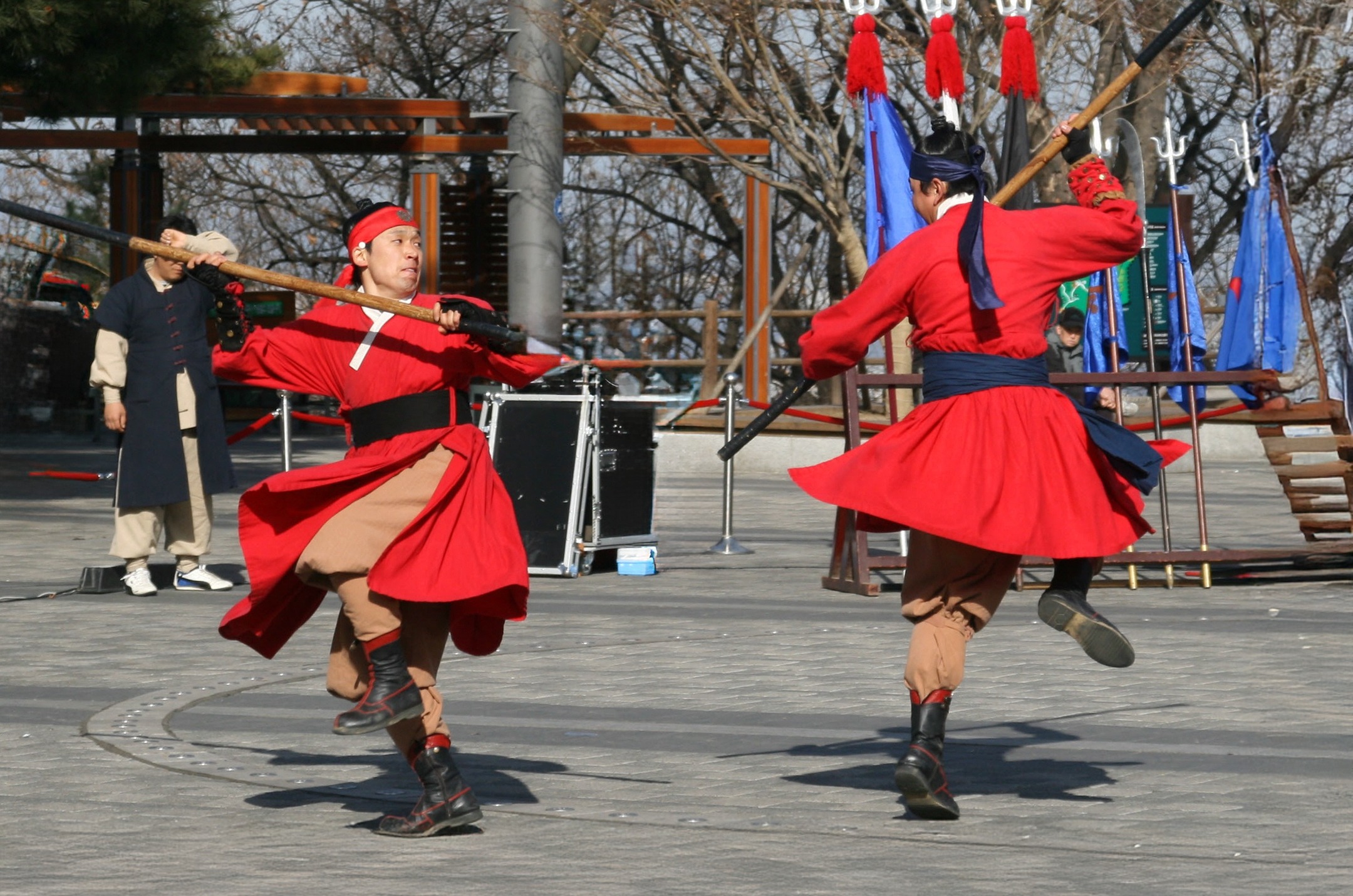 📍무예24반 – 지상무예 소개
지상무예는 말 위가 아닌 지면에서 수행되는 전통 무예로, 검술, 창술, 봉술 등 다양한 무기술과 맨손 전투를 포함합니다.
기초 체력과 집중력, 전신의 균형을 기르며, 실전 감각을 체계적으로 익힐 수 있는 무예 훈련의 핵심입니다.
몸과 정신을 함께 단련하는 지상무예의 깊이를 직접 경험해보세요.
🎯 교육 및 체험 문의
📩 DM 또는
📞 010-5112-0124
🌐 muye24ban.com
📍Muye 24ban – Ground Martial Arts
Ground martial arts are practiced on foot, incorporating a wide range of traditional Korean techniques such as swordsmanship, spearmanship, and staff fighting.
They develop core strength, focus, and balance — forming the foundation of practical and structured martial arts training.
Come explore the depth and discipline of Muye 24ban’s ground techniques.
🎯 For lessons or event inquiries:
📩 DM us
📞+82-10-5112-0124
🌐 muye24ban.com
#지상무예 #무예24반 #한국무예 #전통무예 #검술 #창술 #봉술 #무예수련 #무예도보통지 #무예교육 #문화유산 #muye24ban #koreamuye24ban #koreanmartialarts #GroundMartialArts #Muye24ban #KoreanMartialArts #TraditionalMartialArts #SwordTraining #SpearTechniques #StaffTraining #CulturalHeritage #MartialArtsEducation