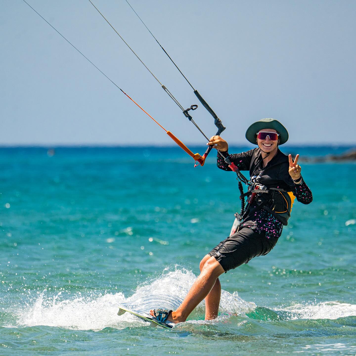 A few shots from our courses 🌊☀️💨
📸 @odgorpofalevisuals
If you’re dreaming of learning kitesurfing in Prasonisi, drop us a message – we’ll help you take your first steps or level up your skills! 🪁🔥
📞 +30 694 7970603
#kitesurfing #kite #prasonisi #kitevibes #duotone #duotonekiteboarding #kitesurfing #rhodes #courses
